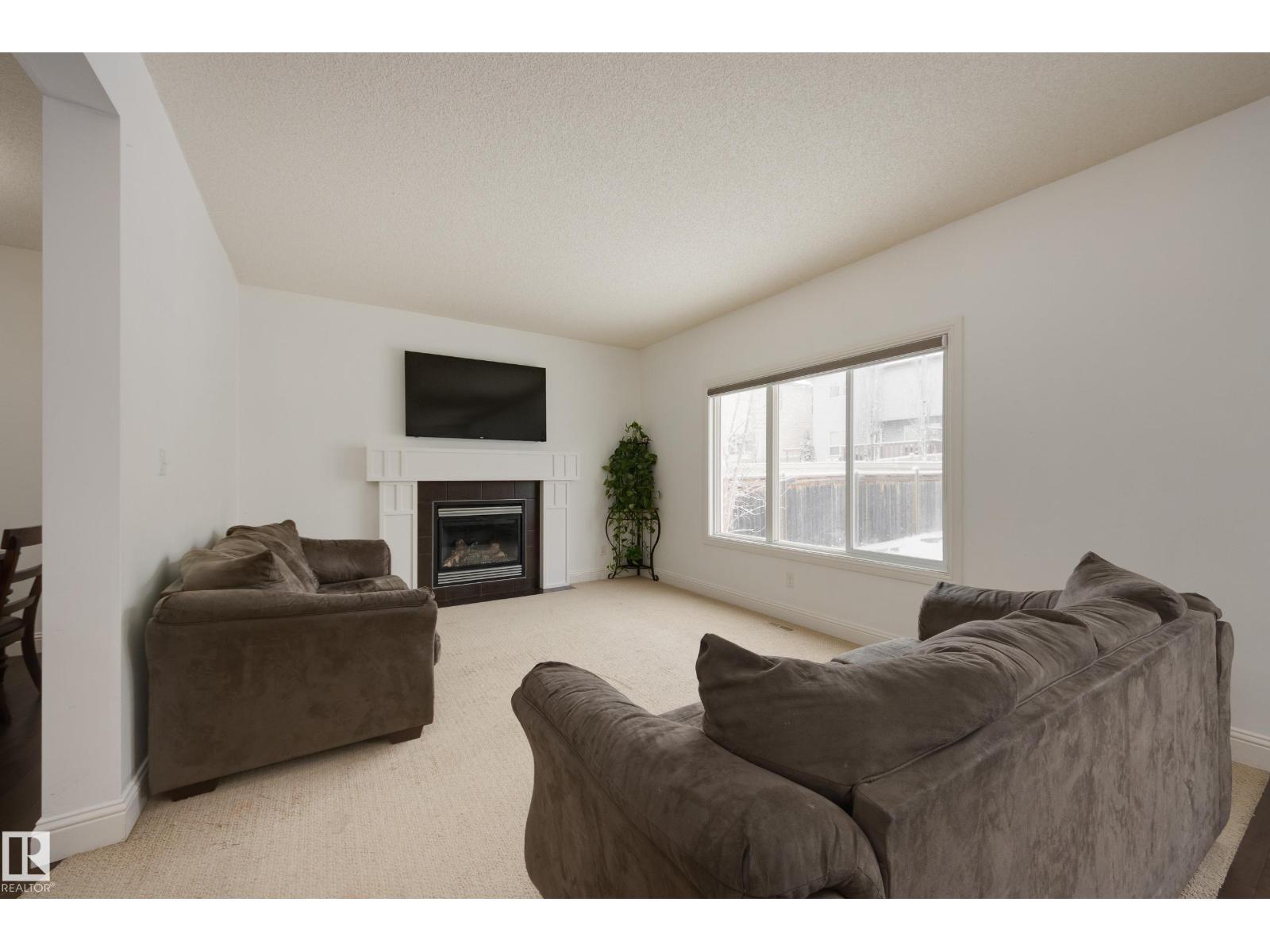 6131 10 AV SW, Edmonton