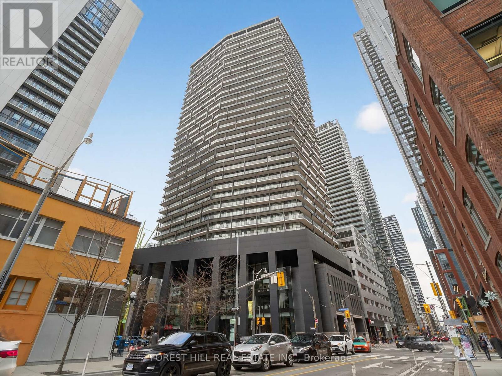 1704 - 125 PETER STREET