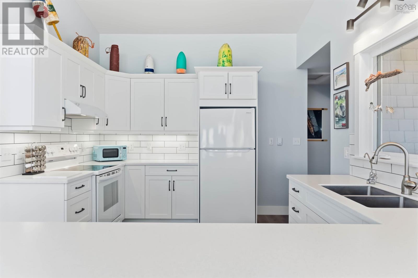 Property 26 of 39 of 15 Lighthouse Road