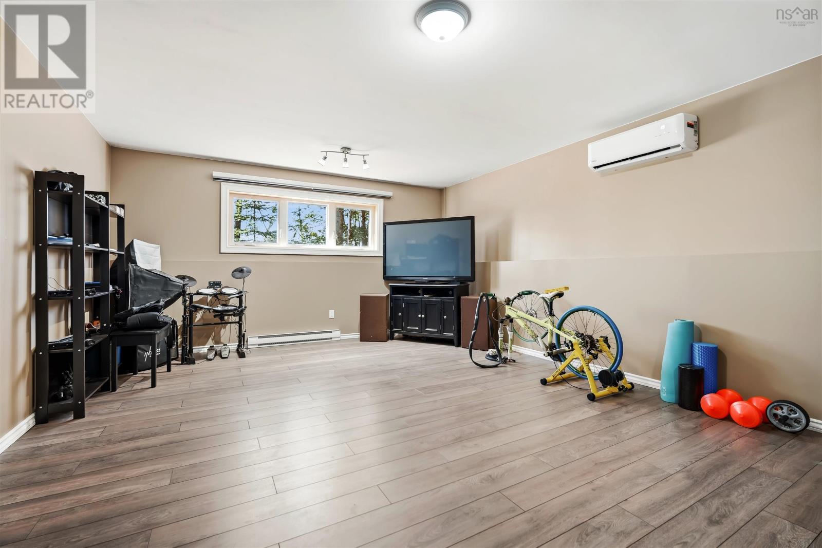 Property 38 of 46 of 100 Tamarack Drive