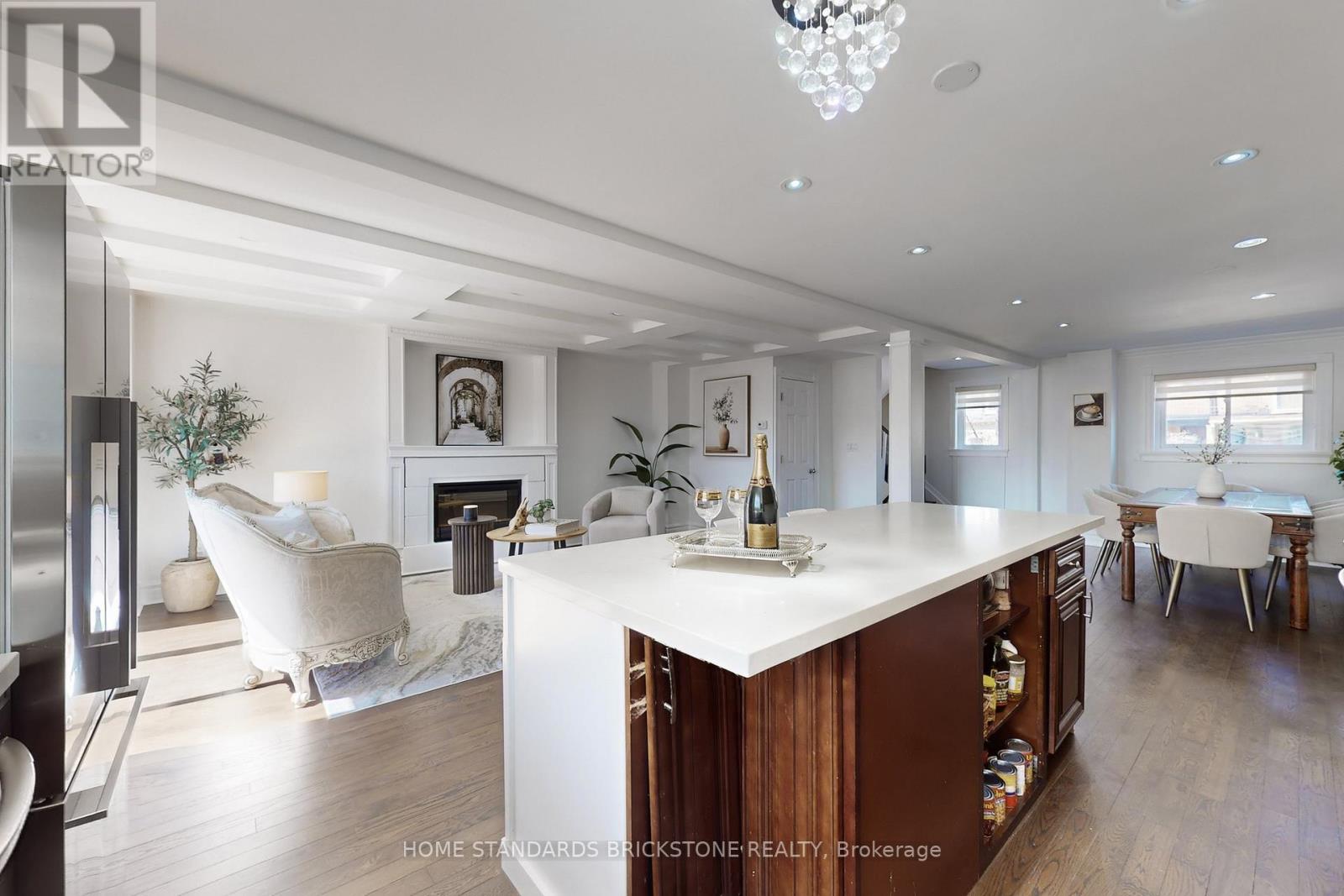 21 PRETORIA AVENUE - 14