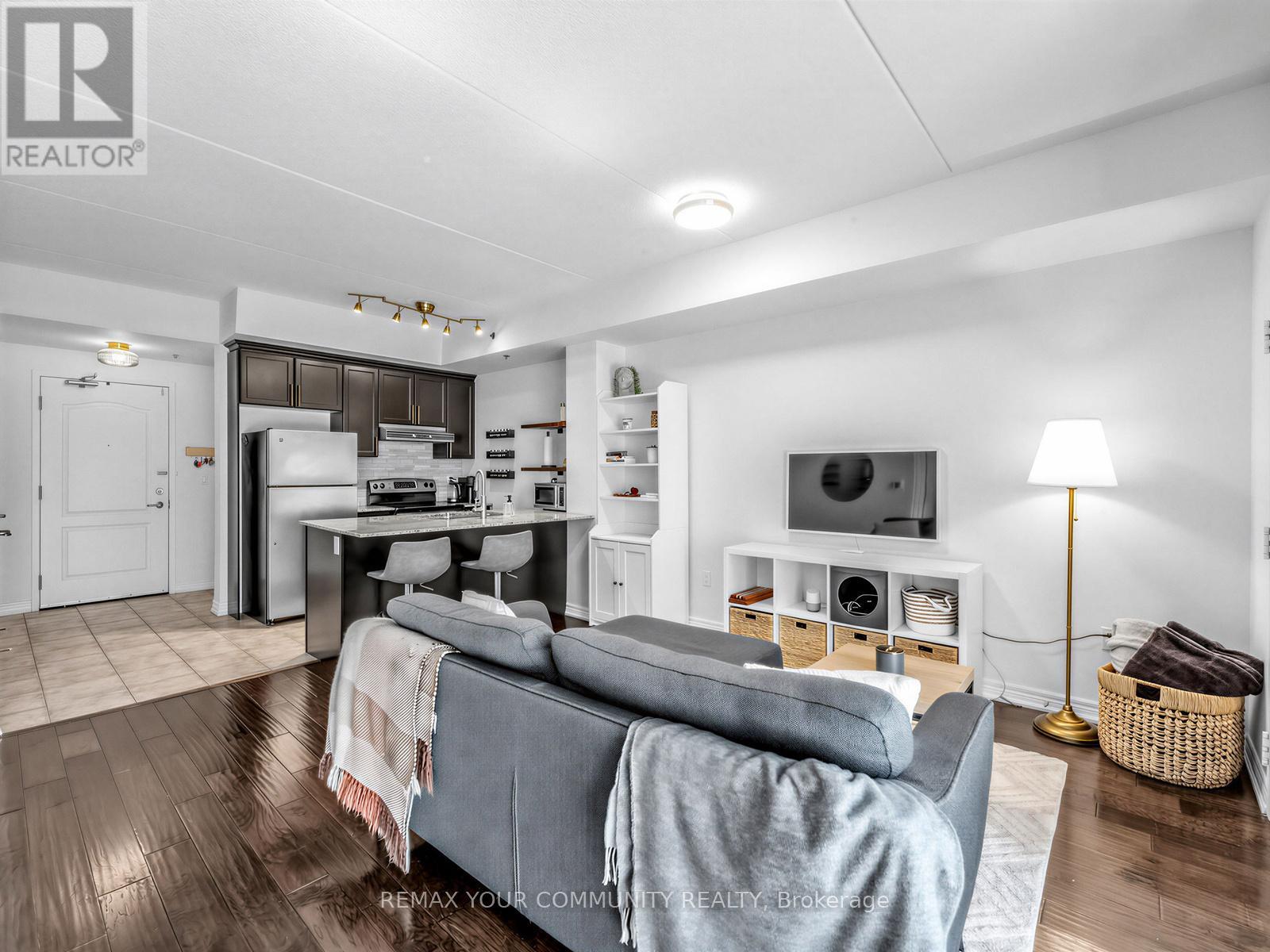 #414 1421 COSTIGAN ROAD - 16