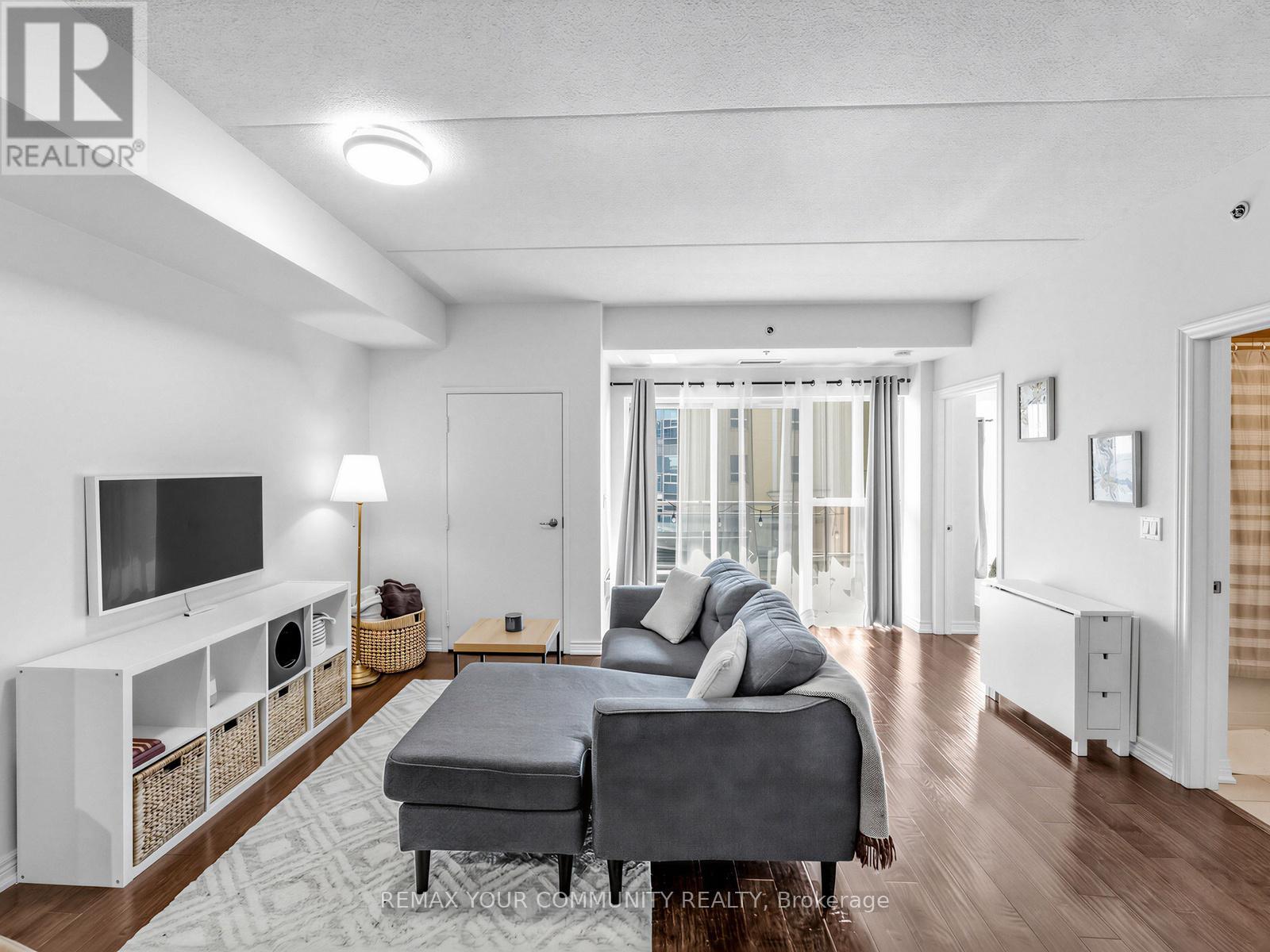 #414 1421 COSTIGAN ROAD - 13