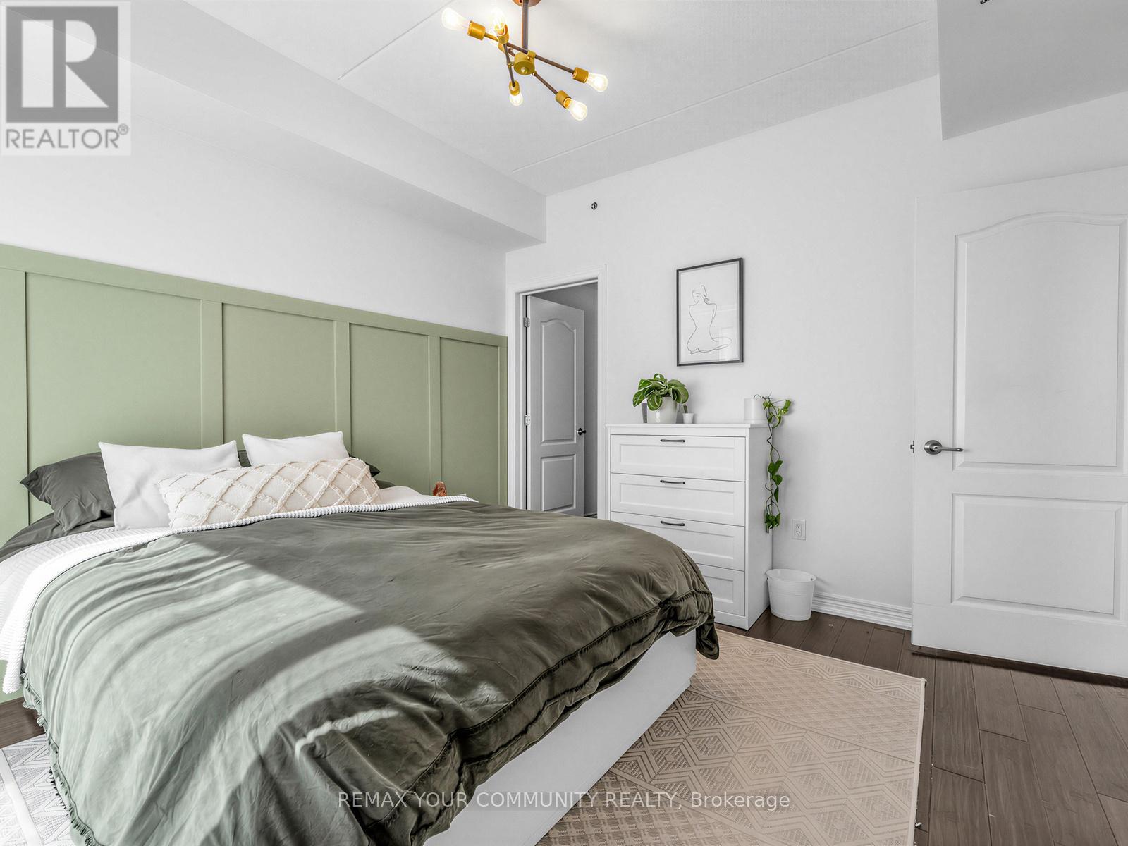 #414 1421 COSTIGAN ROAD - 20