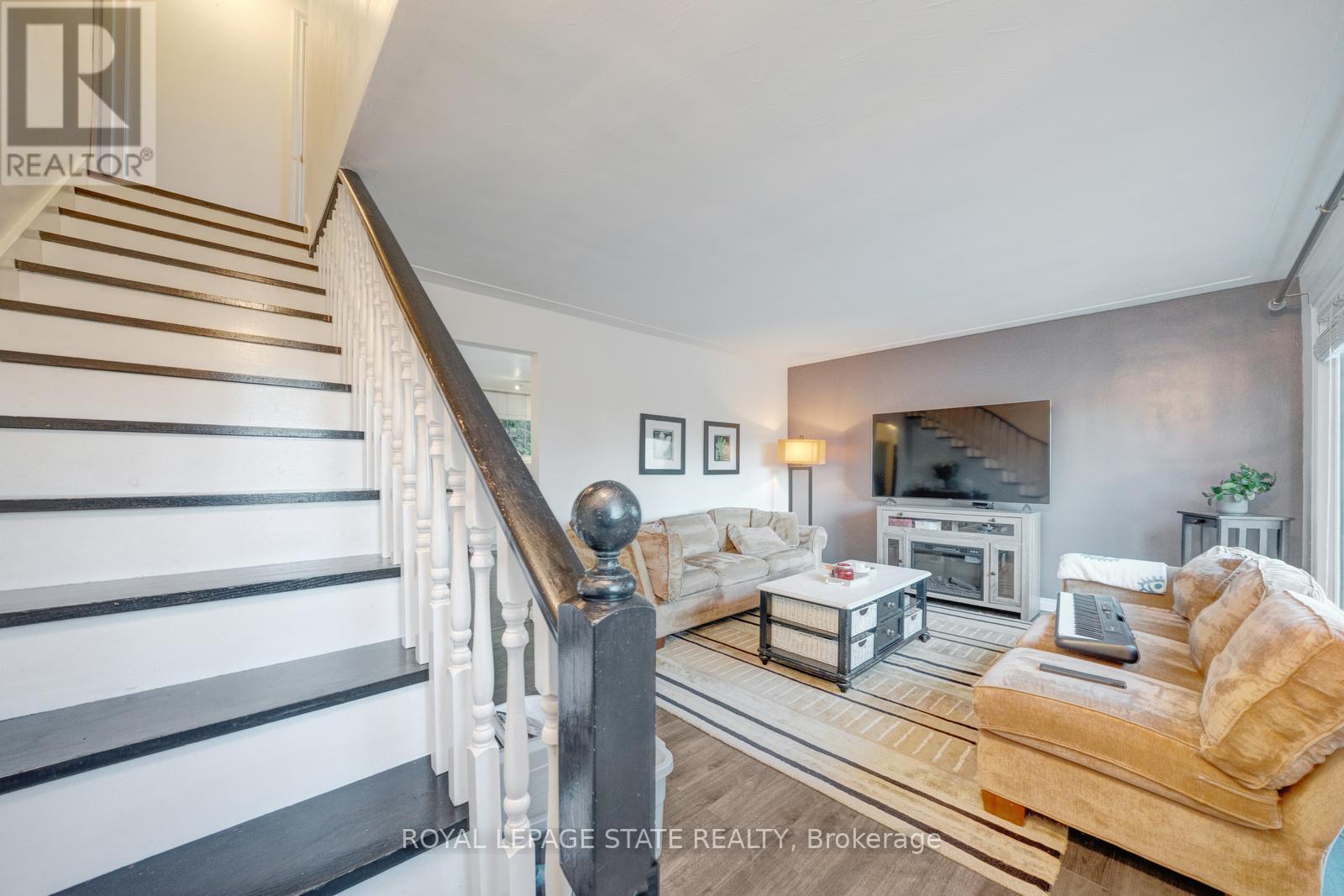 62 BRENTWOOD DRIVE - 24