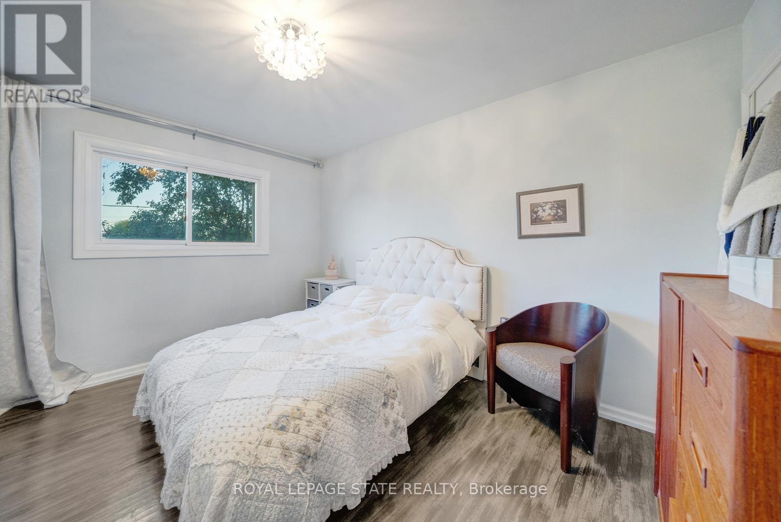62 BRENTWOOD DRIVE - 25