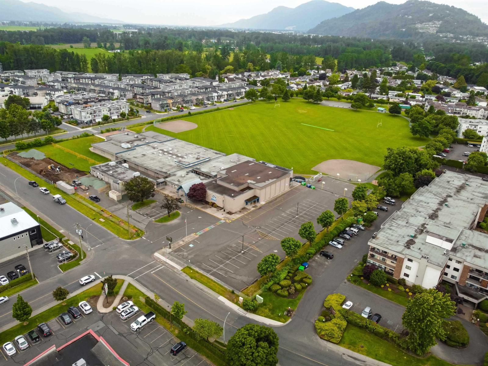 220 45669 MCINTOSH DRIVE, Chilliwack Proper South, Chilliwack