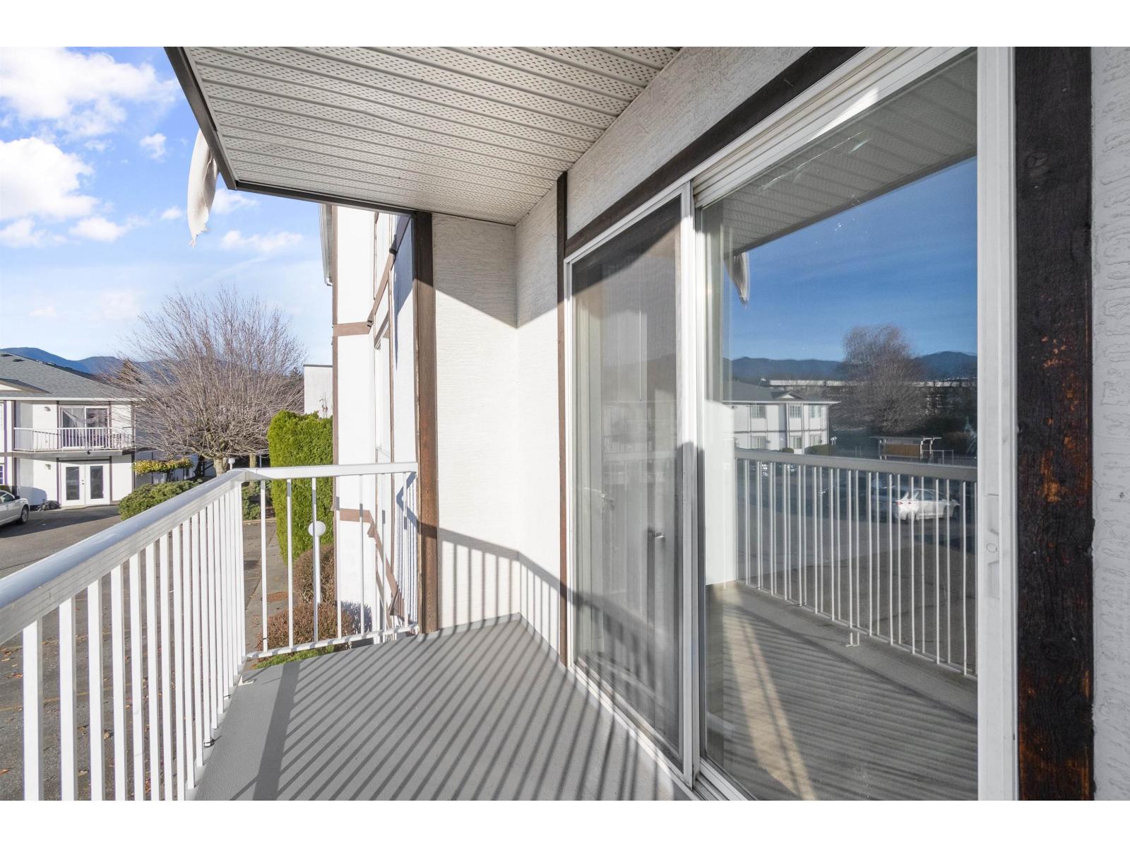 220 45669 MCINTOSH DRIVE, Chilliwack Proper South, Chilliwack