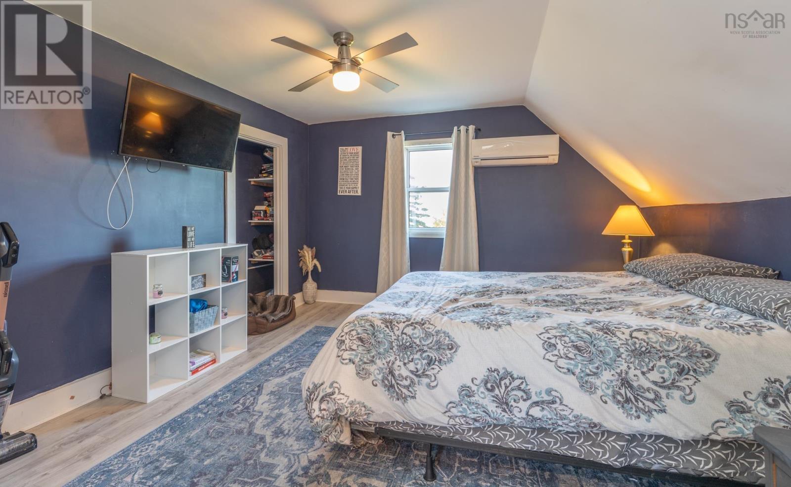 Property 36 of 41 of 2484 Highway 1