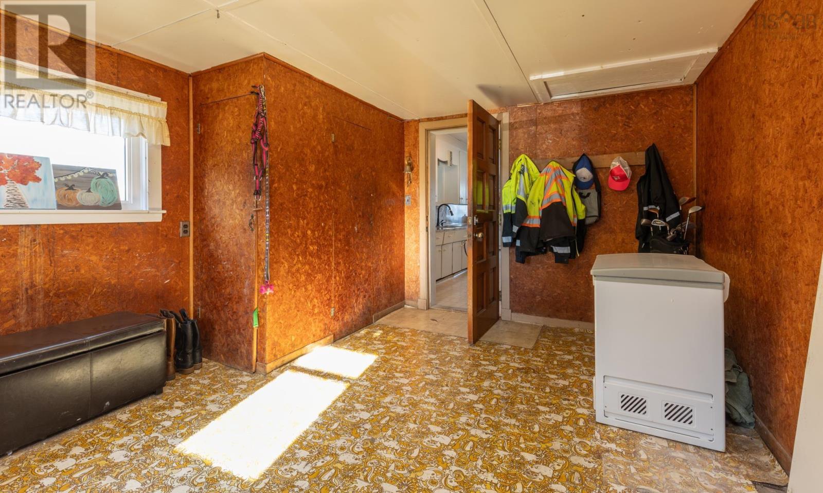 Property 16 of 41 of 2484 Highway 1