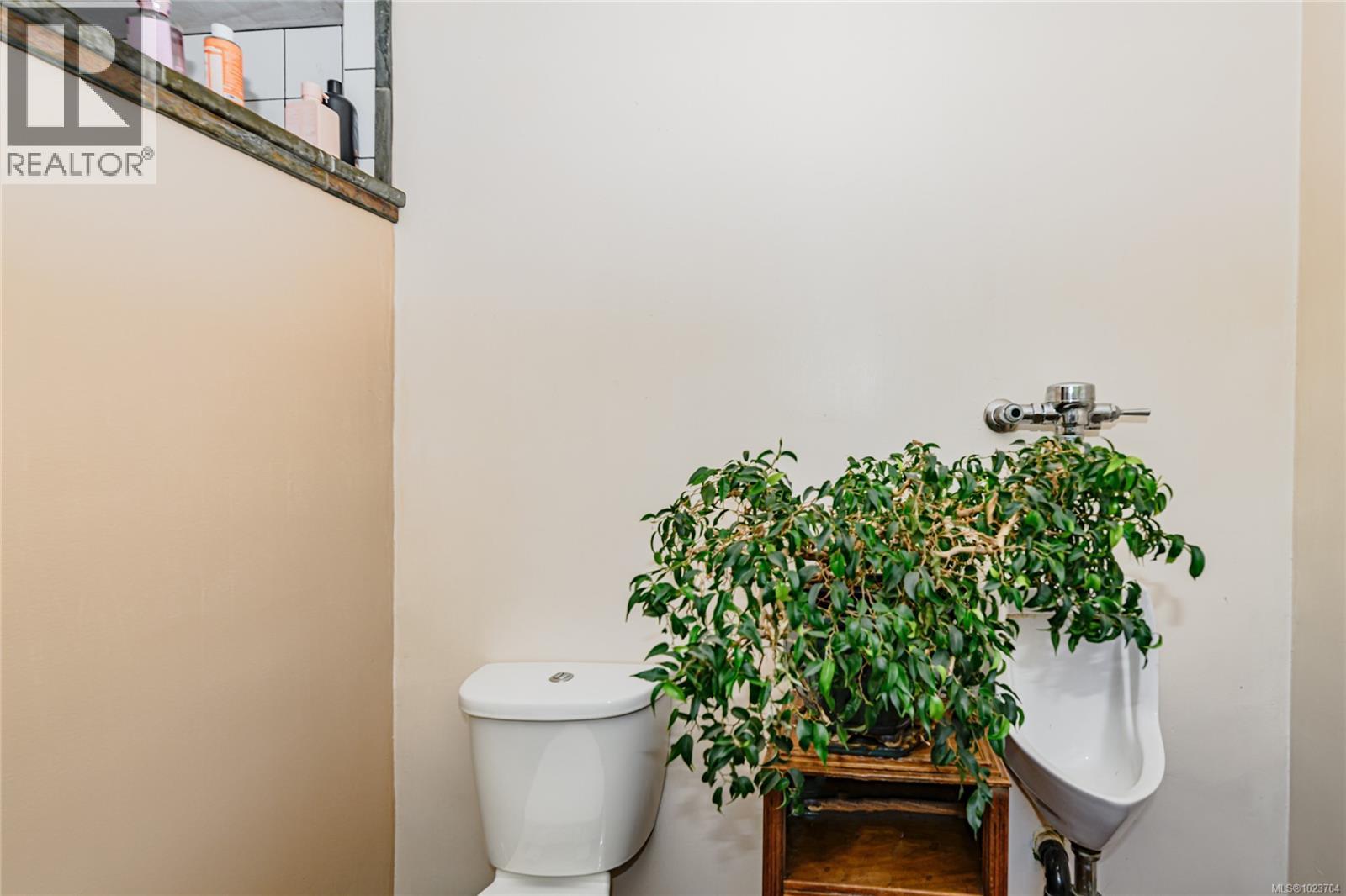 1252 Isabella Point Rd, Salt Spring