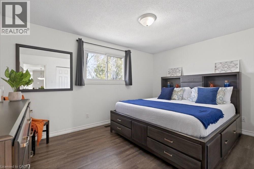 39 TRENHOLME Crescent - 18