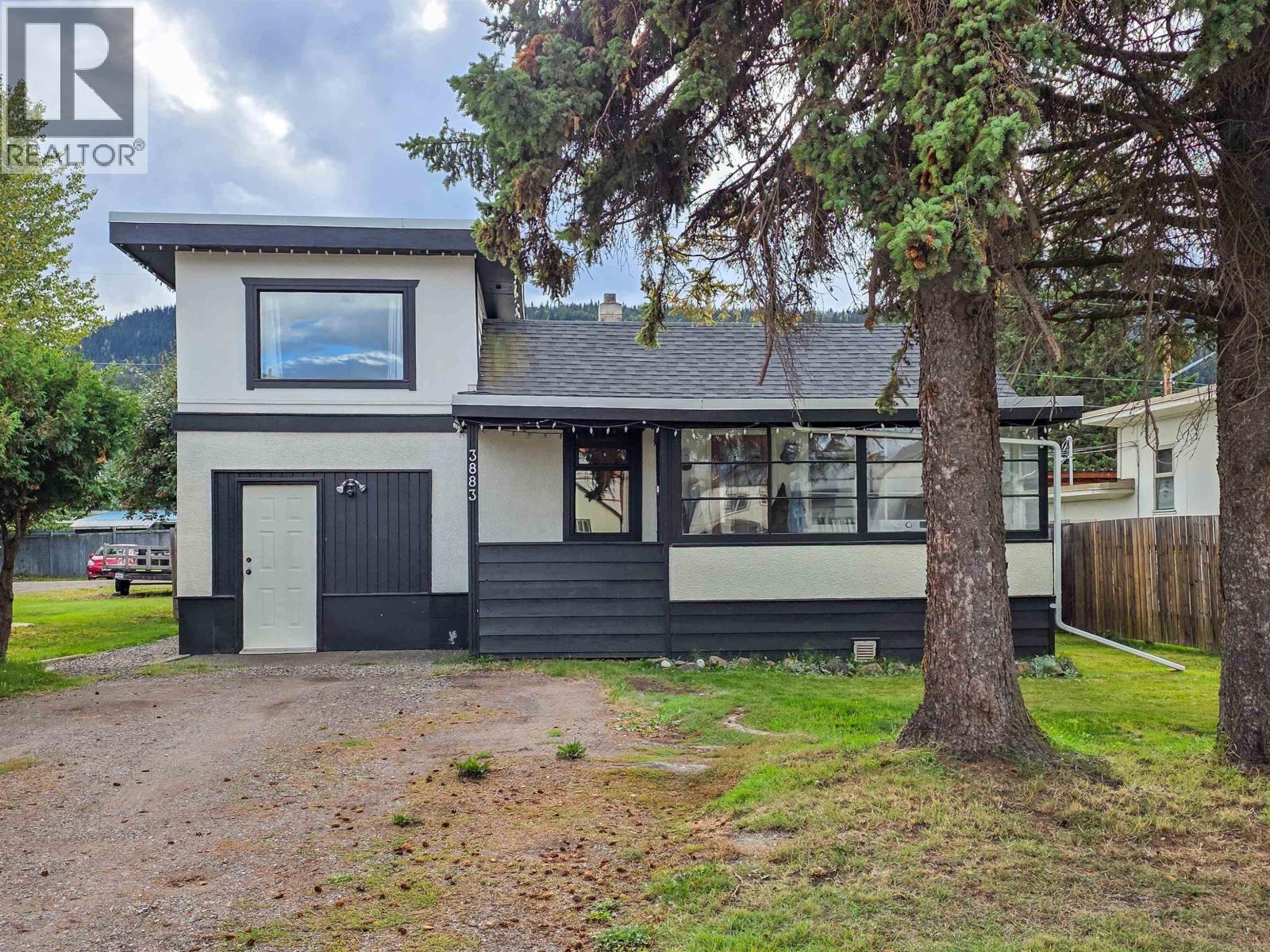 3883 3RD Avenue, Smithers