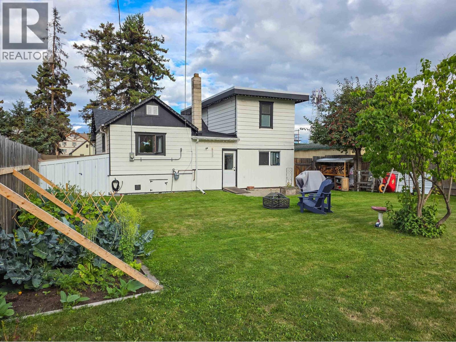 3883 3RD Avenue, Smithers