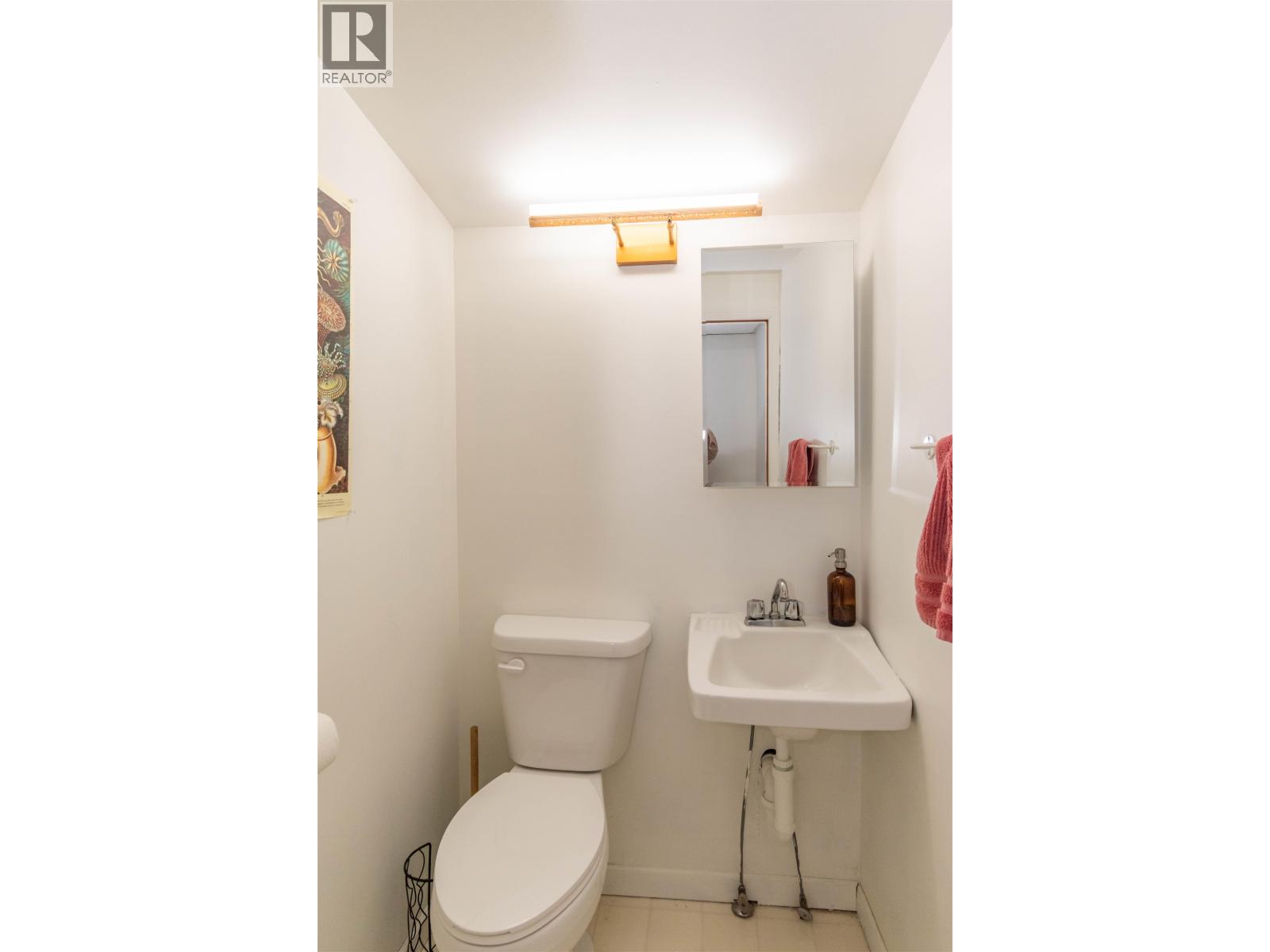 3883 3RD Avenue, Smithers