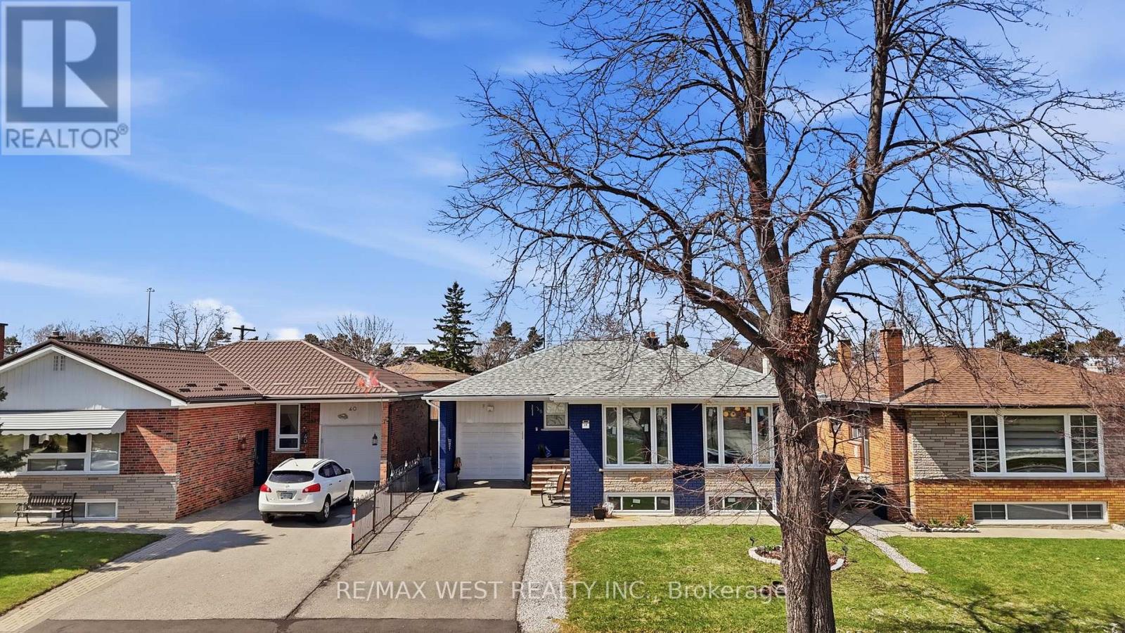 38 BRIDESBURG DRIVE - 33