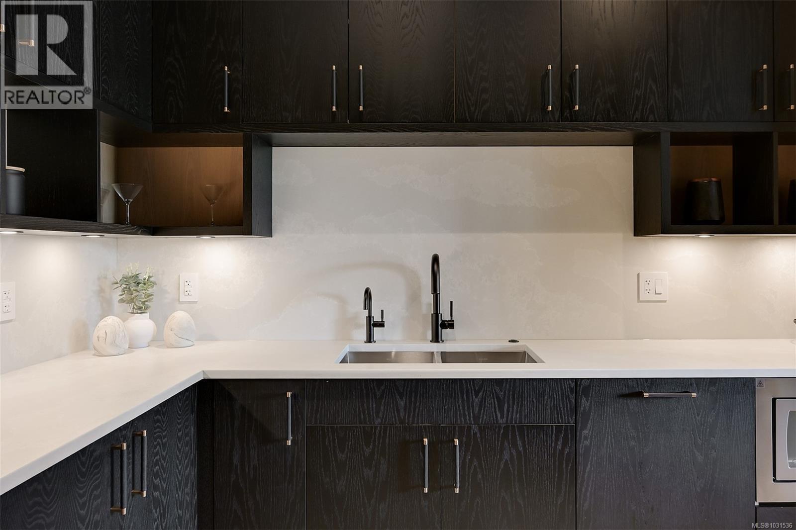 2042 PINEHURST TERR - 25