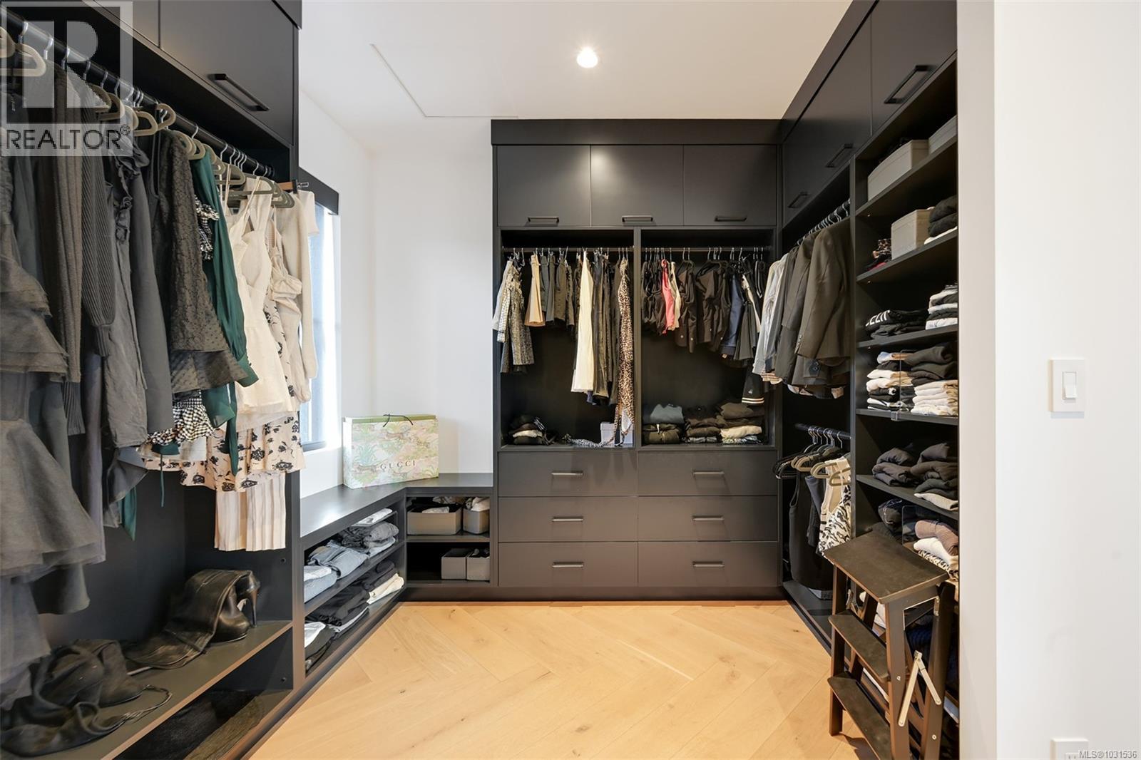 2042 PINEHURST TERR - 44