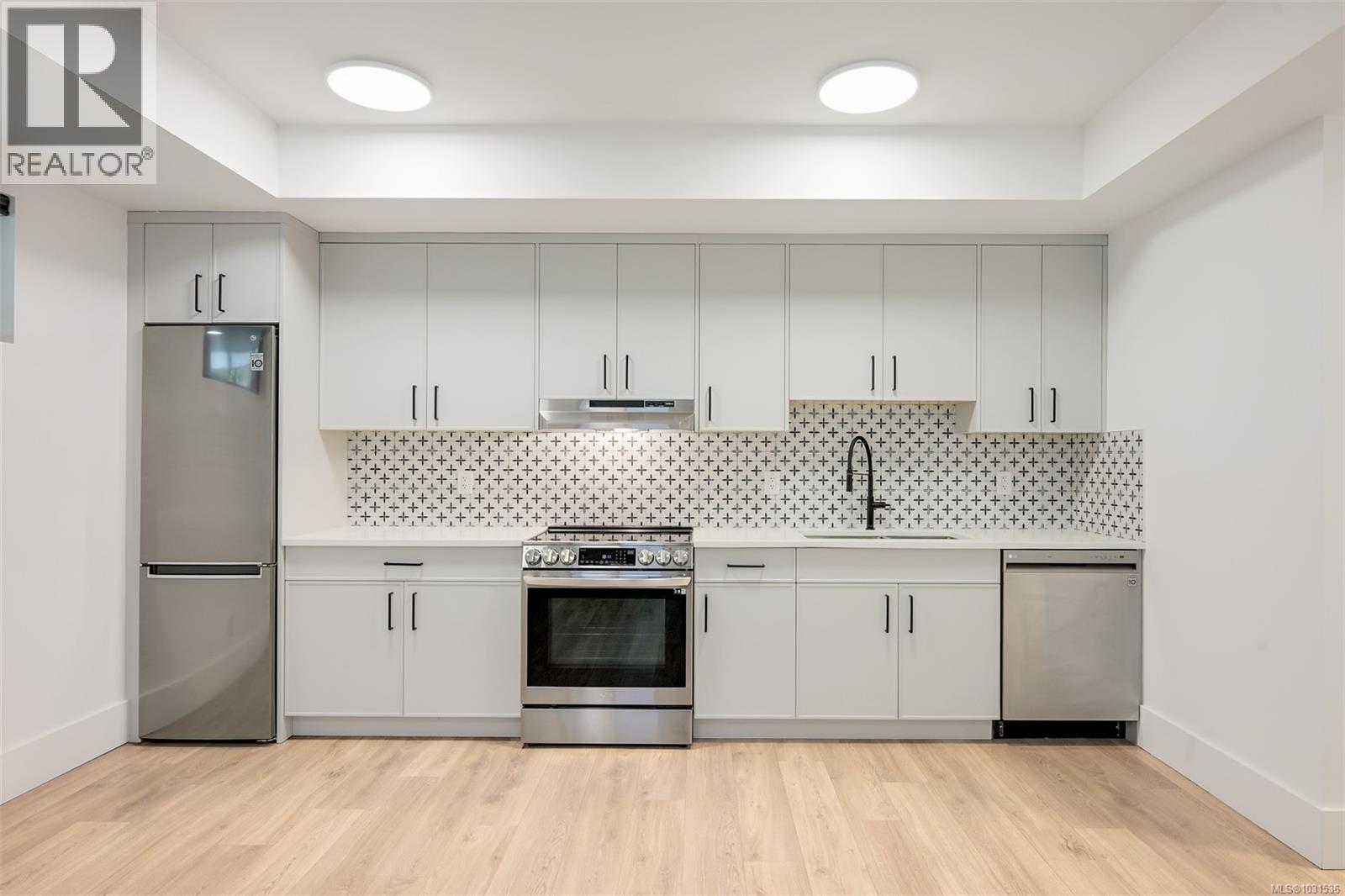 2042 PINEHURST TERR - 67