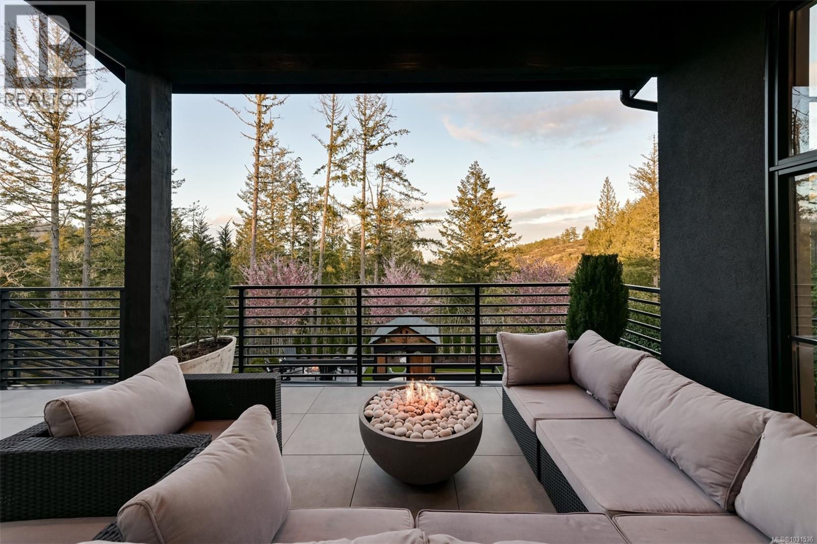 2042 PINEHURST TERR - 81