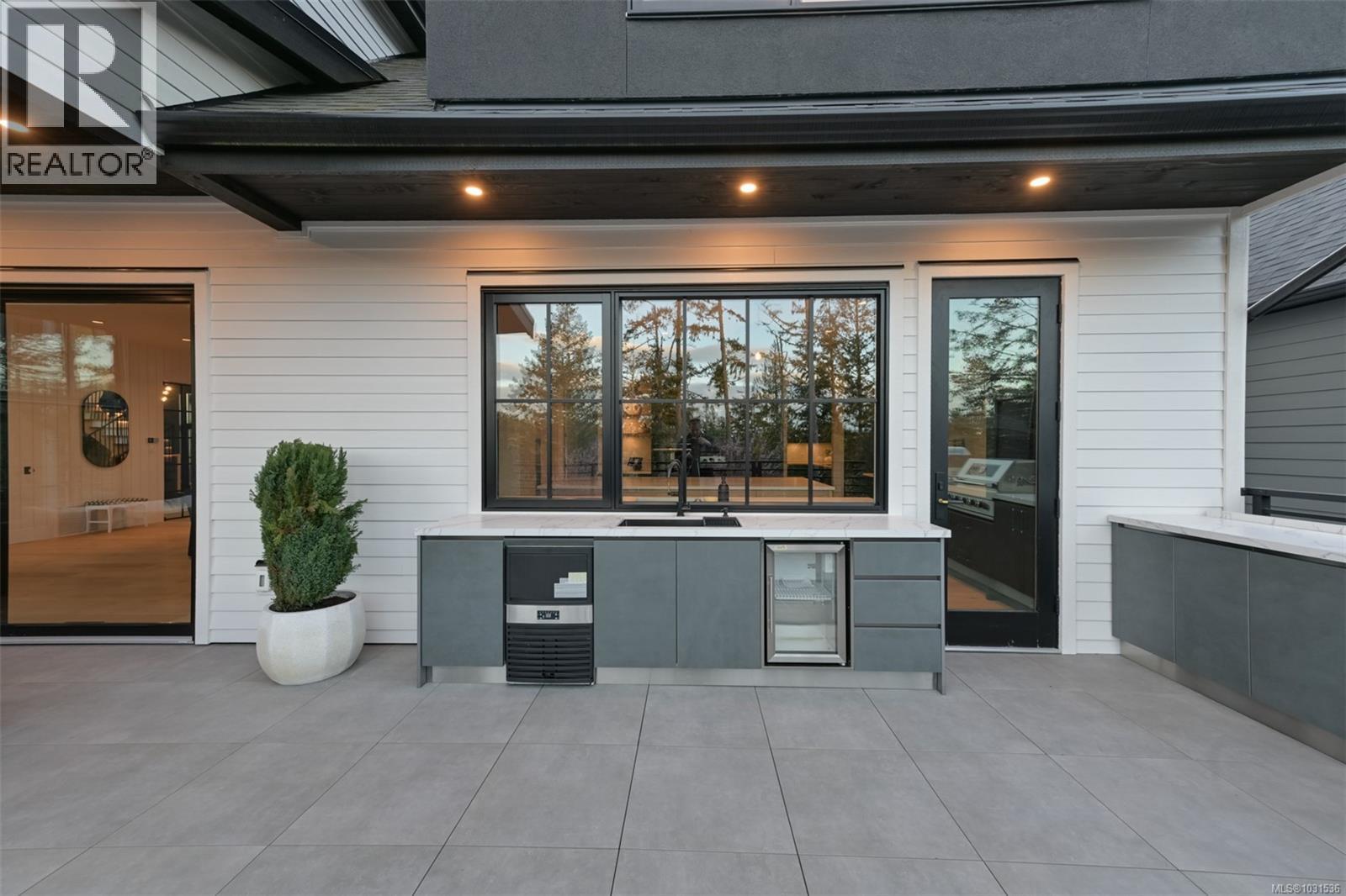 2042 PINEHURST TERR - 85