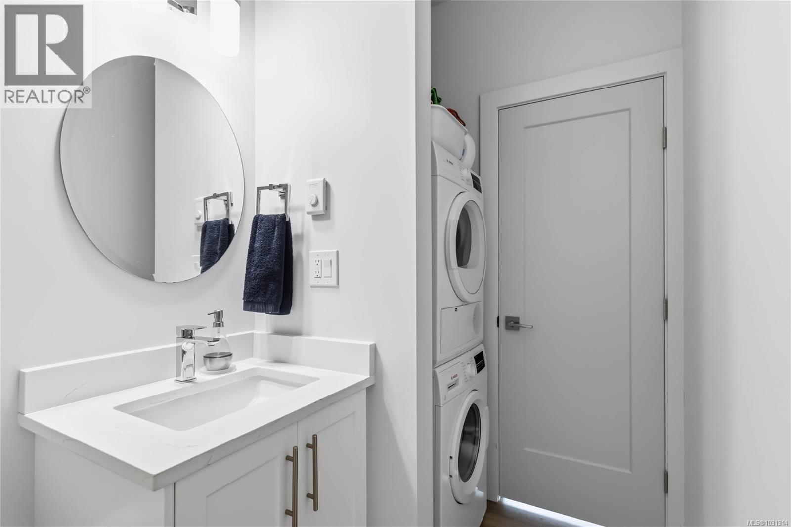 533 Gurunank Lane, Colwood