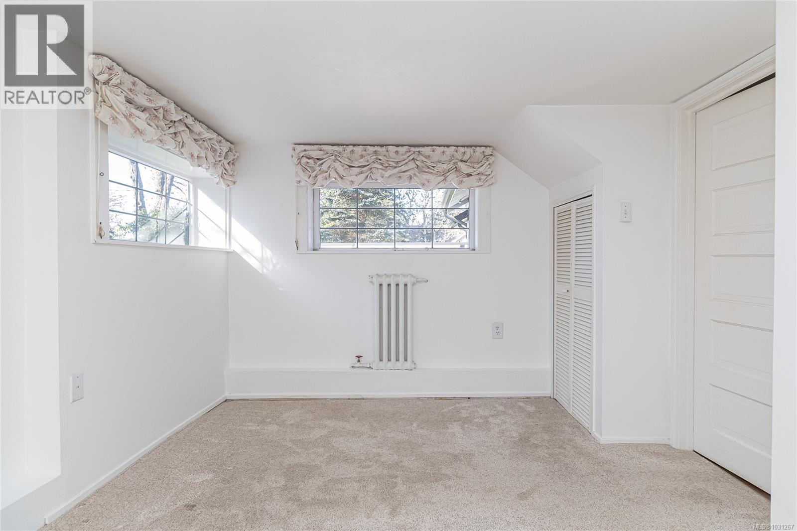 3777 CRAIGMILLAR AVE - 12