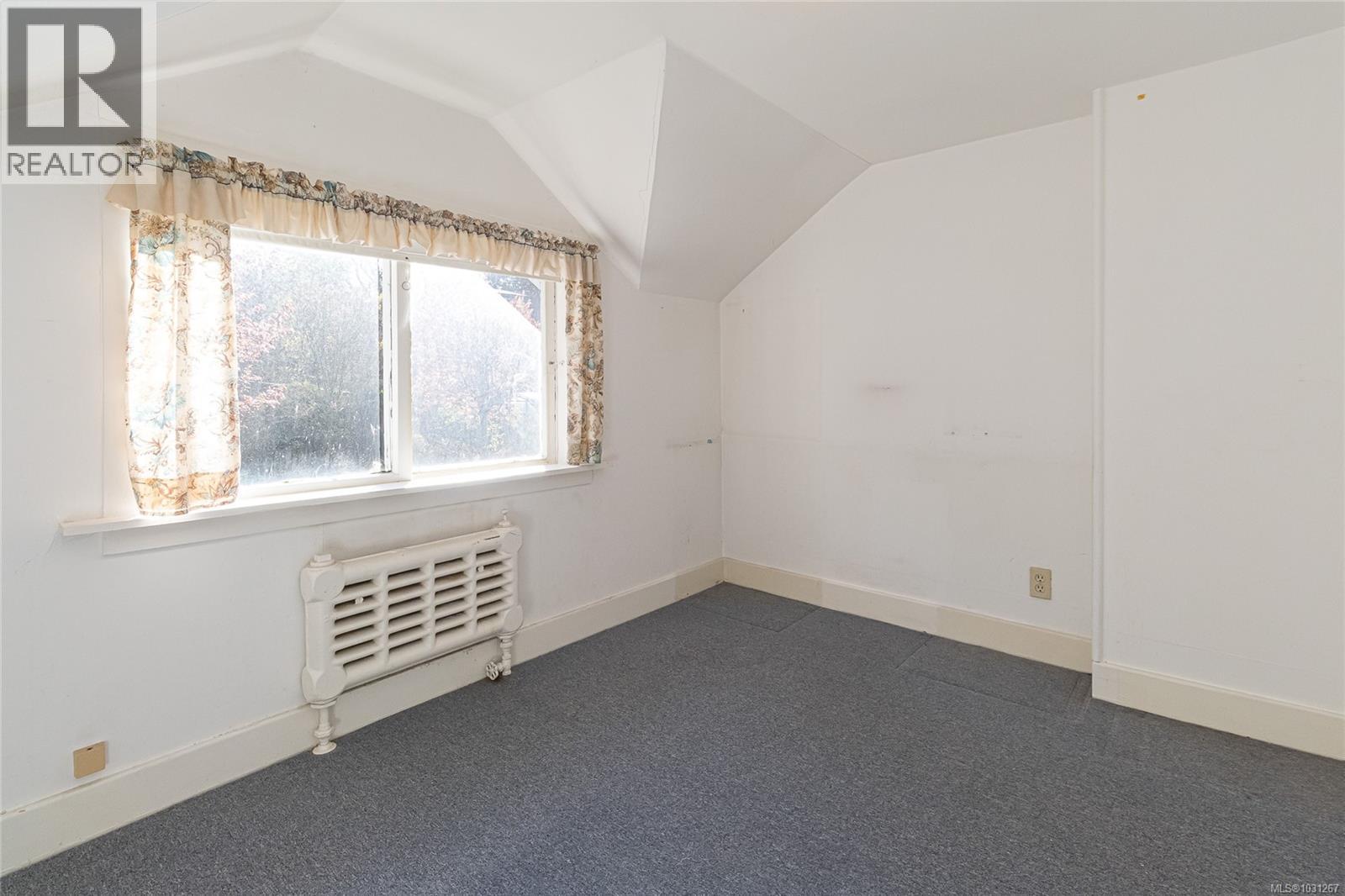 3777 Craigmillar Ave - 16