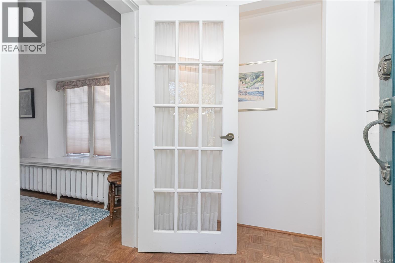 3777 Craigmillar Ave - 4