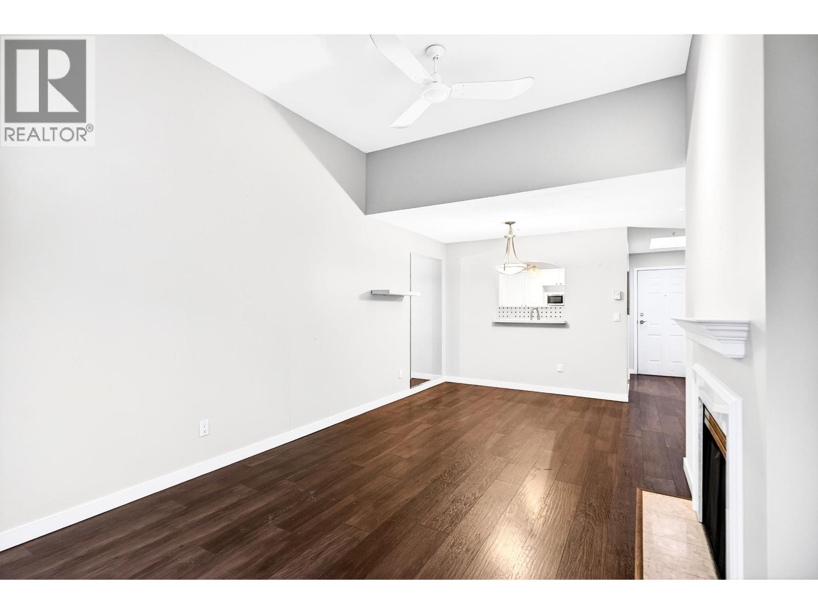 407 2970 PRINCESS CRESCENT, Coquitlam