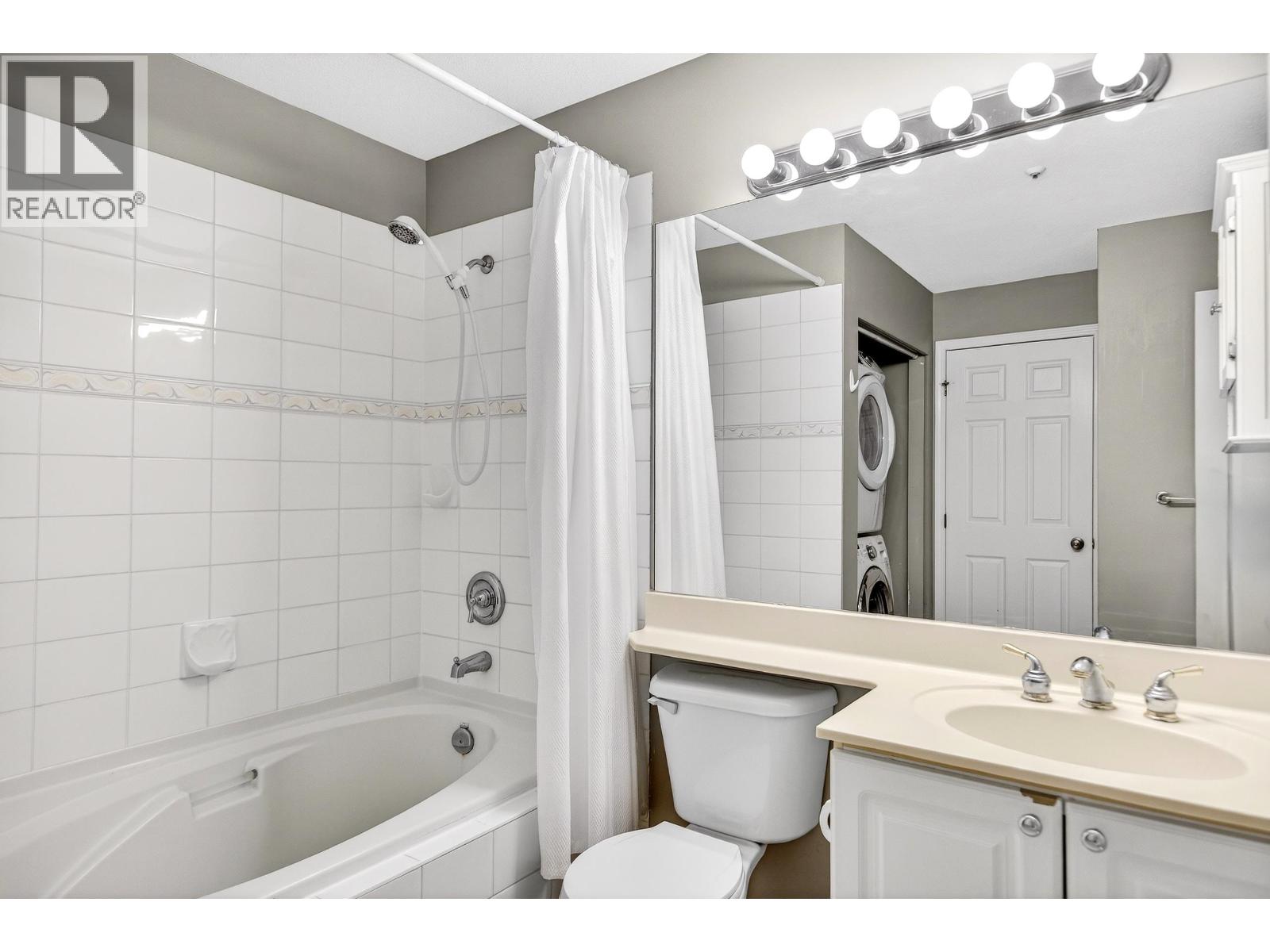 407 2970 PRINCESS CRESCENT, Coquitlam