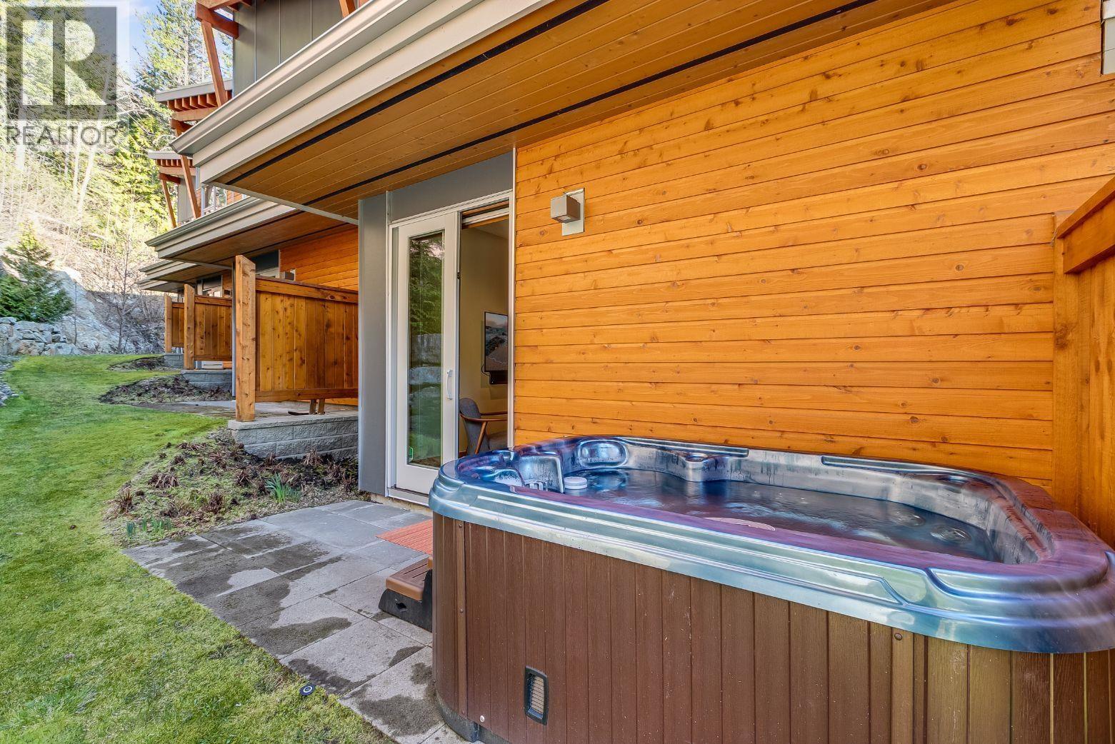 34 8400 ASHLEIGH MCIVOR DRIVE, Whistler