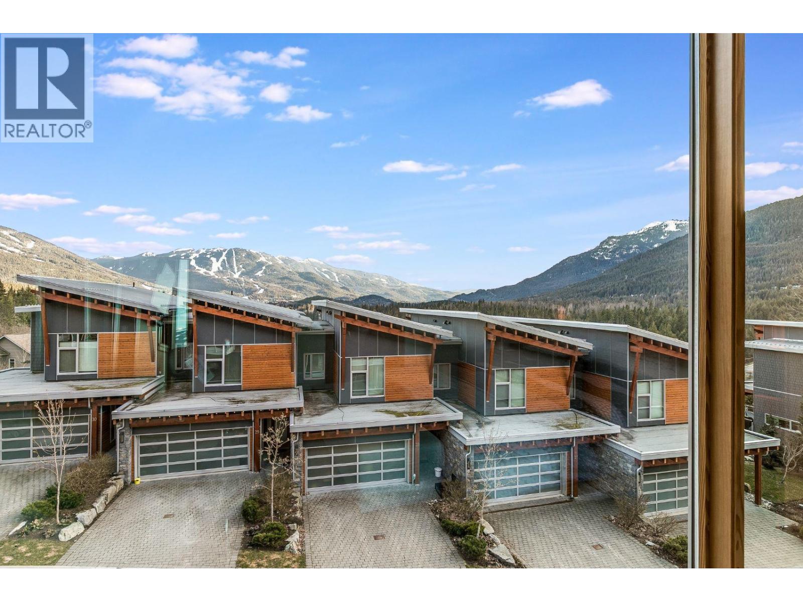 34 8400 ASHLEIGH MCIVOR DRIVE, Whistler