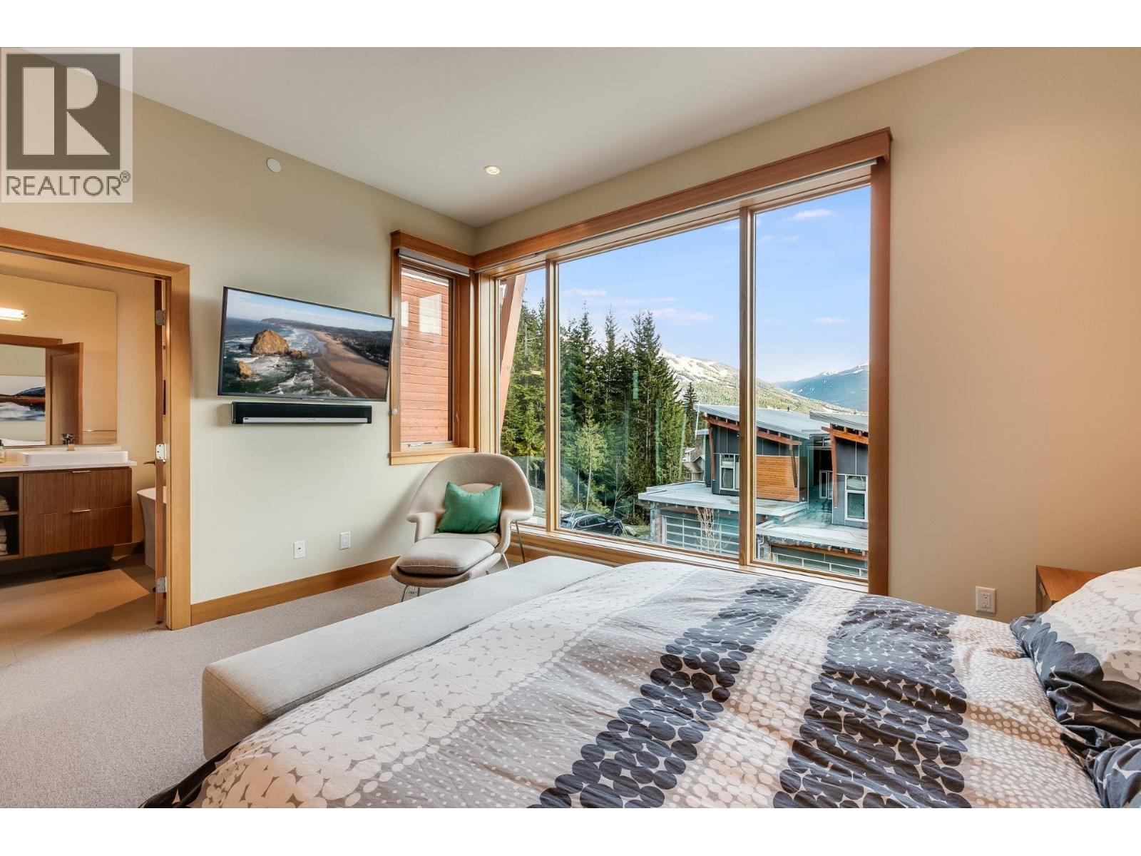 34 8400 ASHLEIGH MCIVOR DRIVE, Whistler