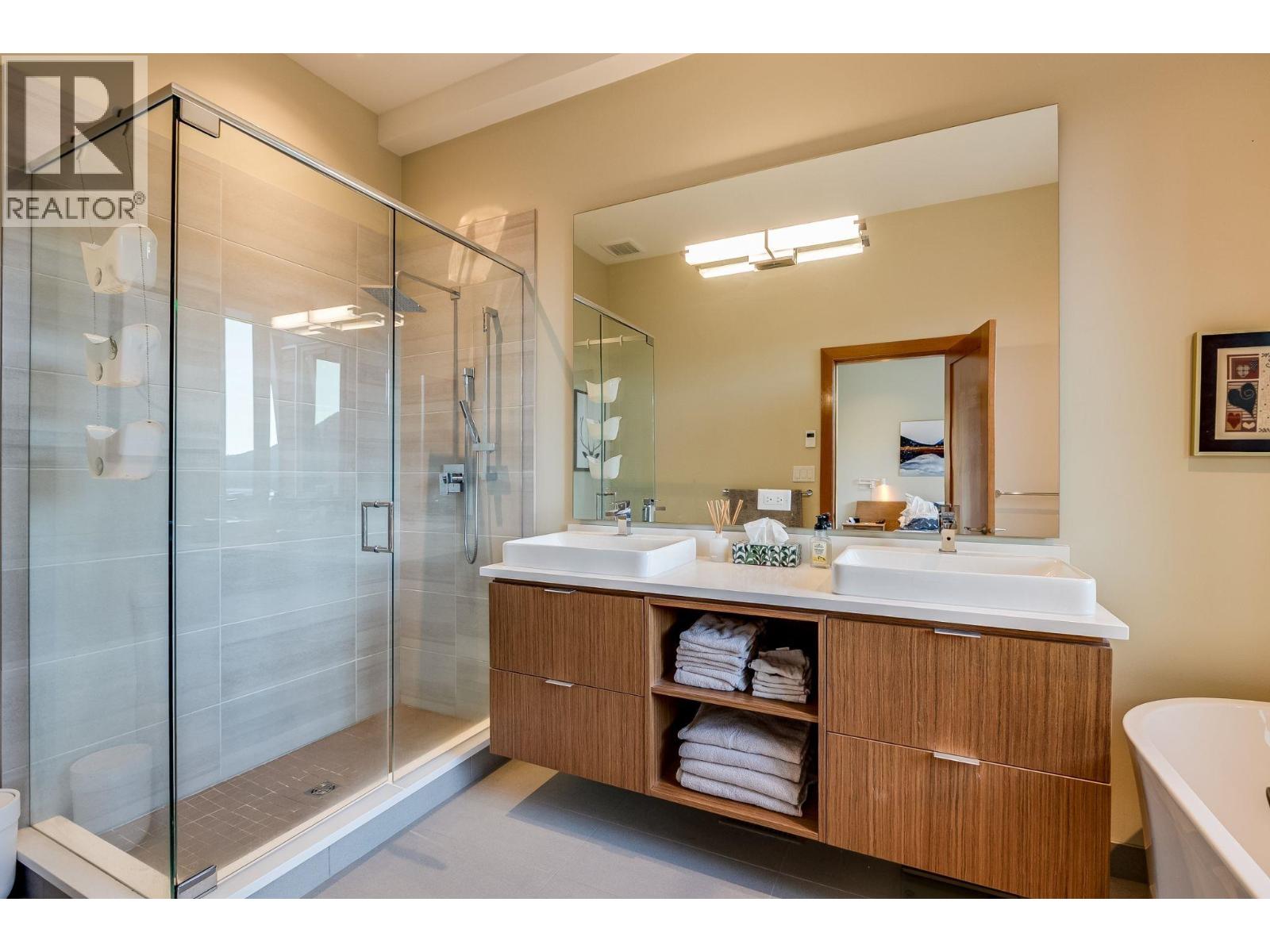 34 8400 ASHLEIGH MCIVOR DRIVE, Whistler