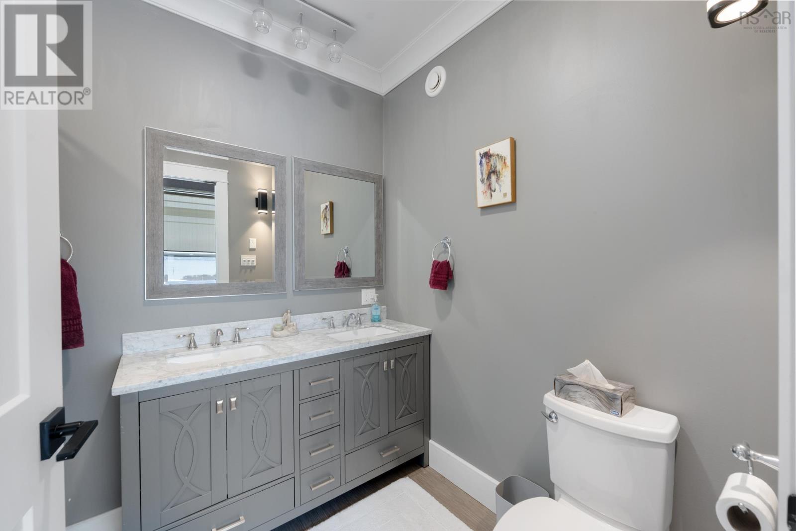 Property 19 of 40 of 3387 Highway 1