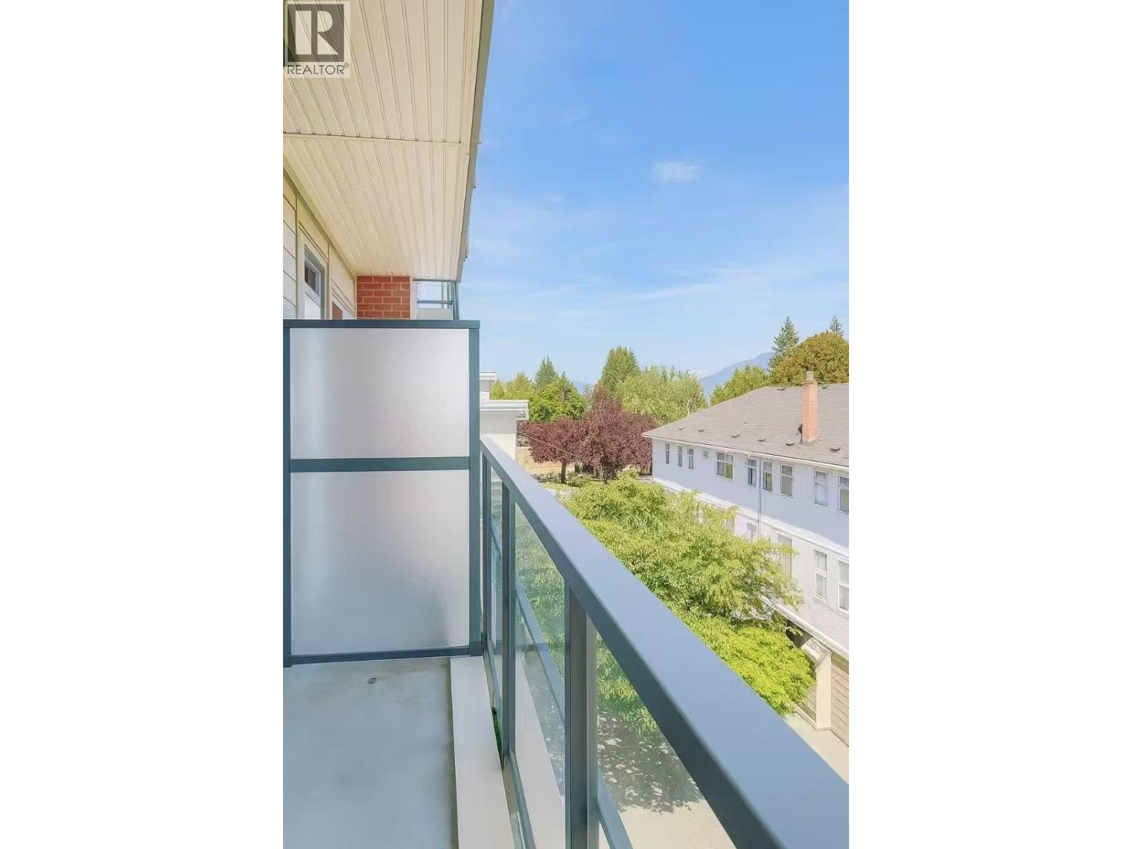 30X 5689 KINGS ROAD, Vancouver