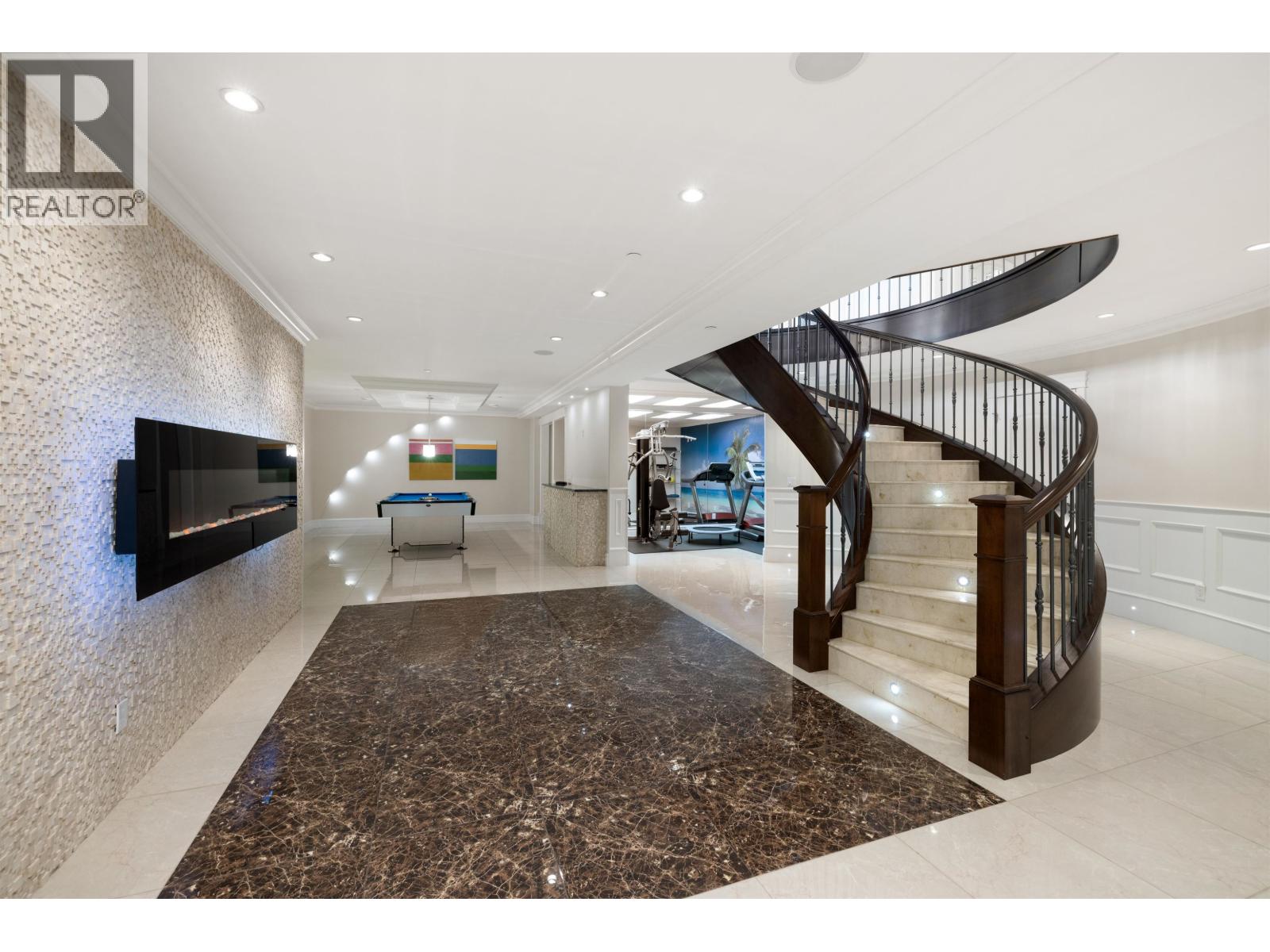 2912 MATHERS AVENUE, West Vancouver