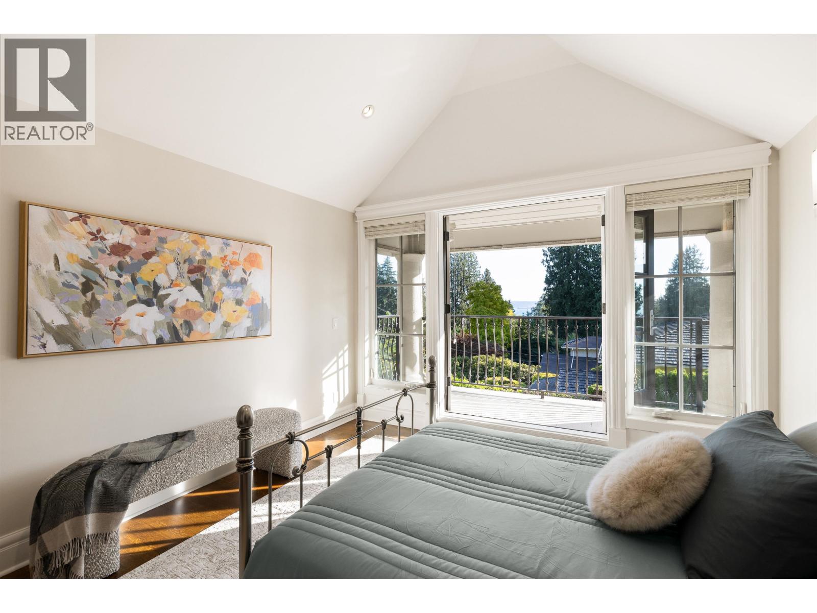 2912 MATHERS AVENUE, West Vancouver