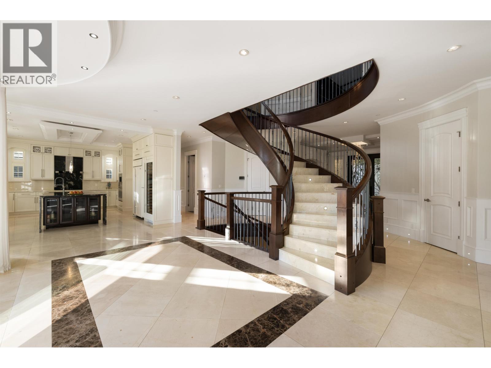 2912 MATHERS AVENUE, West Vancouver