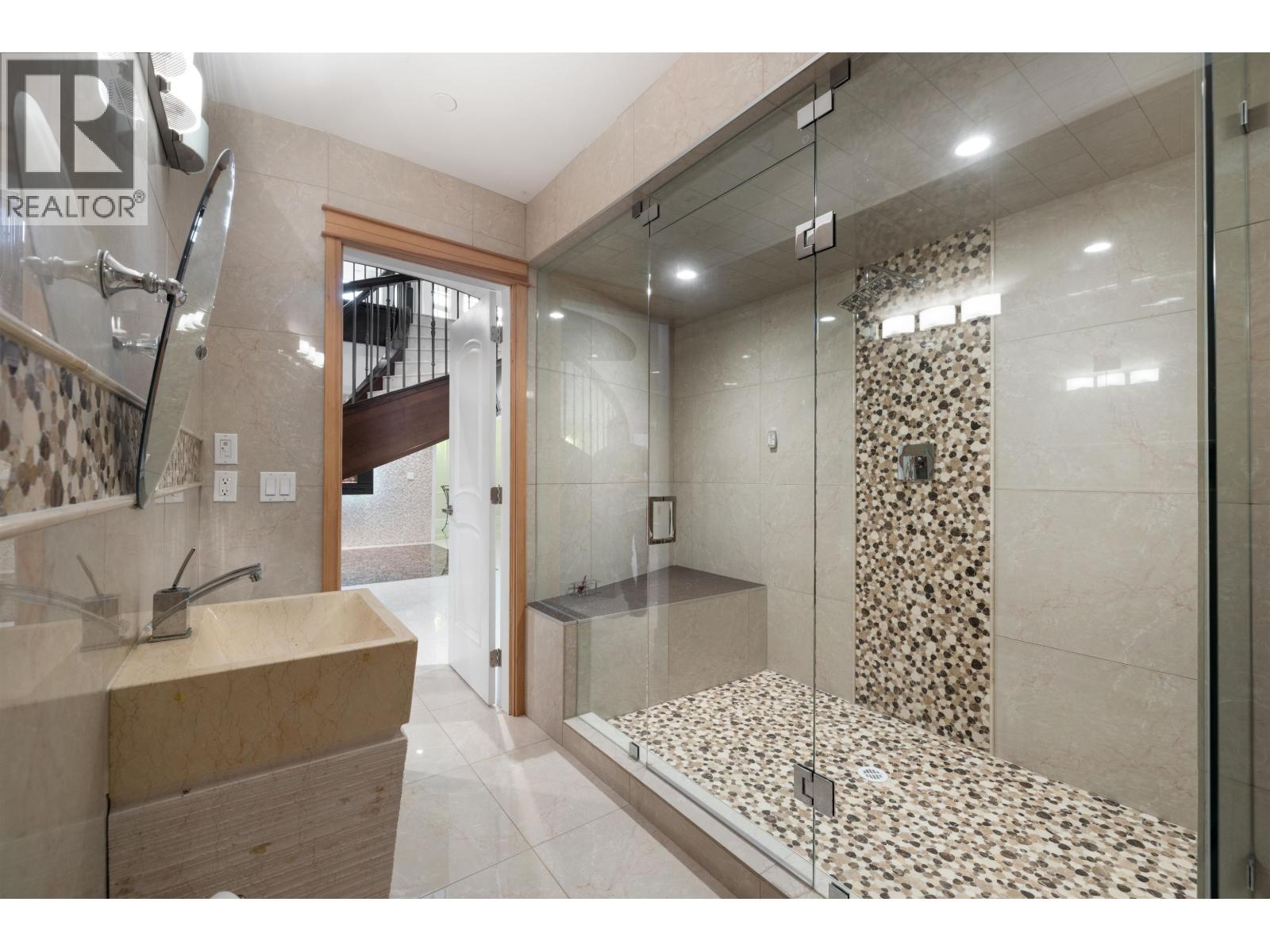 2912 MATHERS AVENUE, West Vancouver