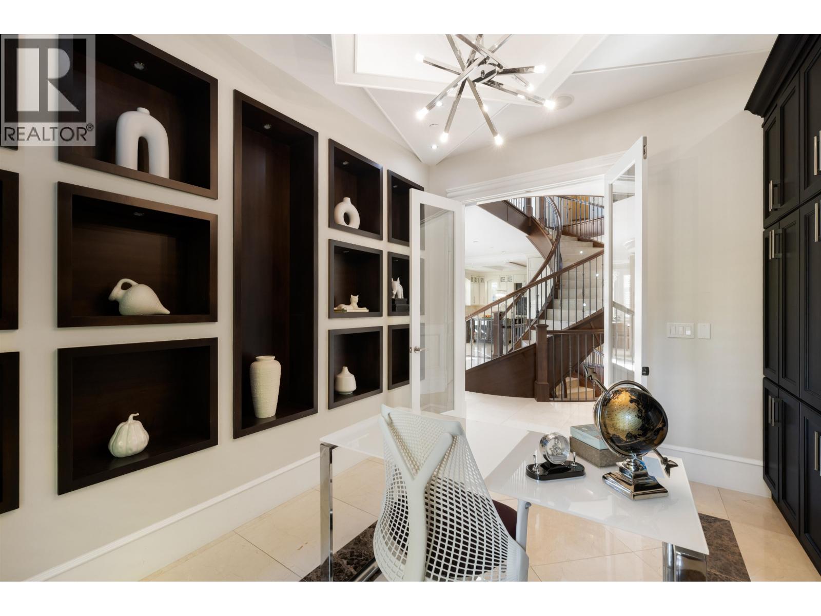2912 MATHERS AVENUE, West Vancouver