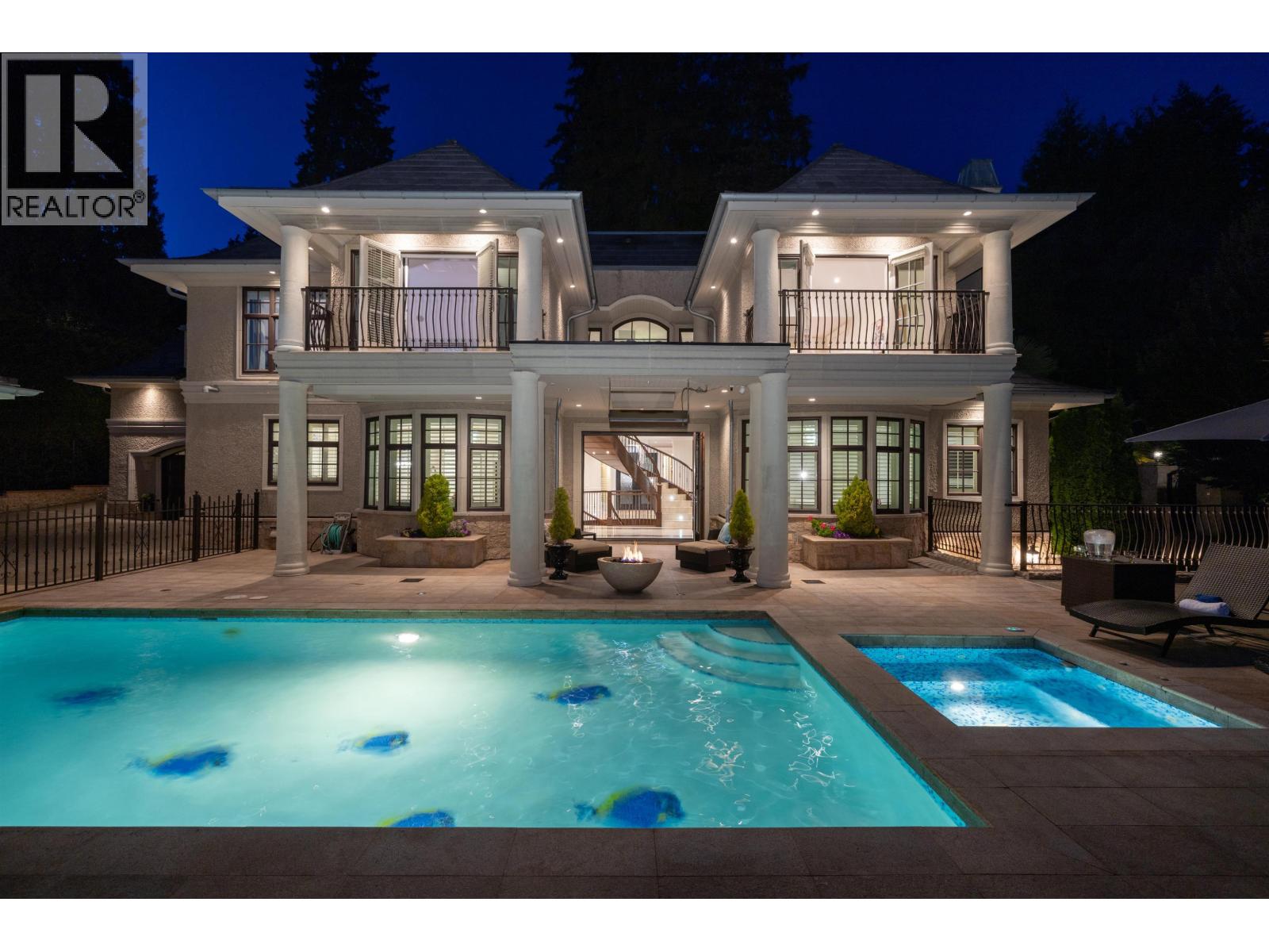 2912 MATHERS AVENUE, West Vancouver
