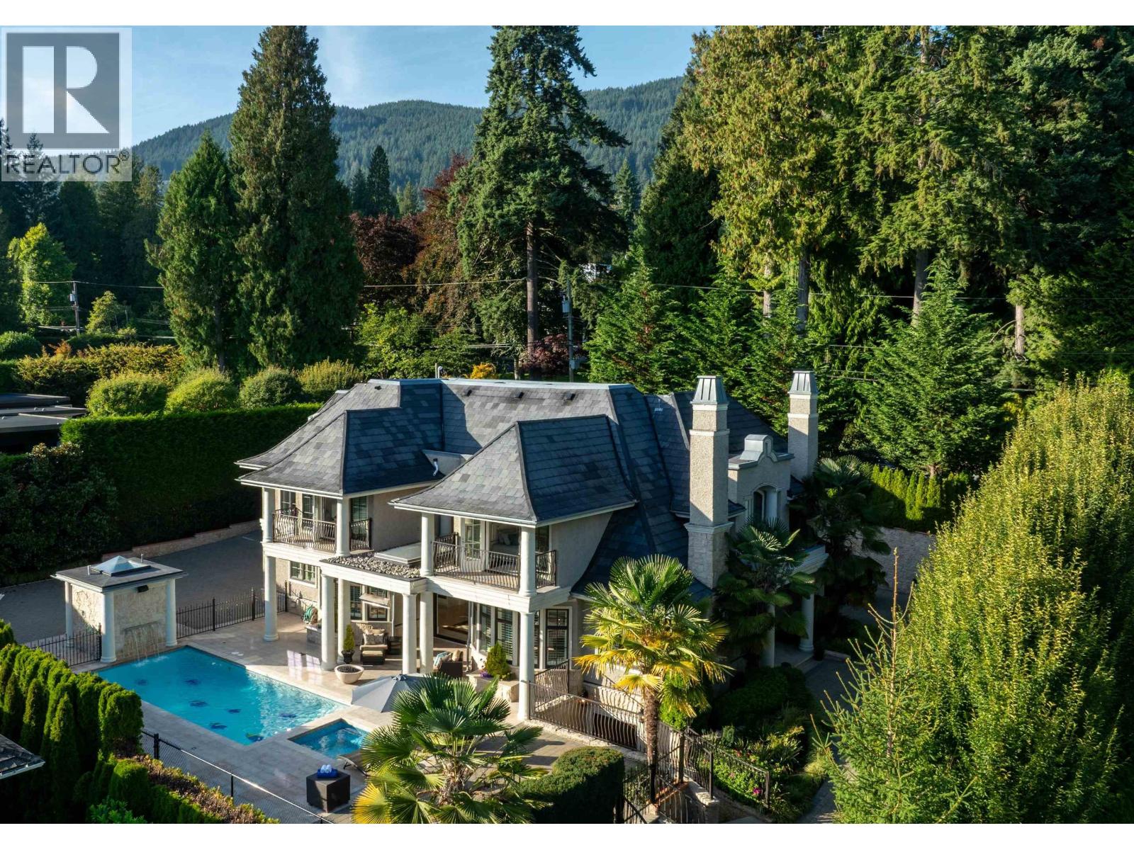 2912 MATHERS AVENUE, West Vancouver