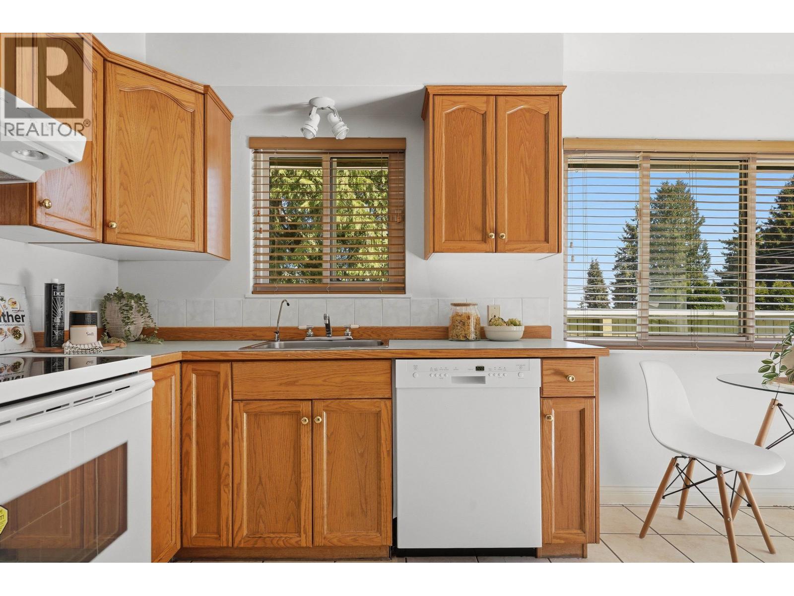 1022 RANCH PARK WAY, Coquitlam