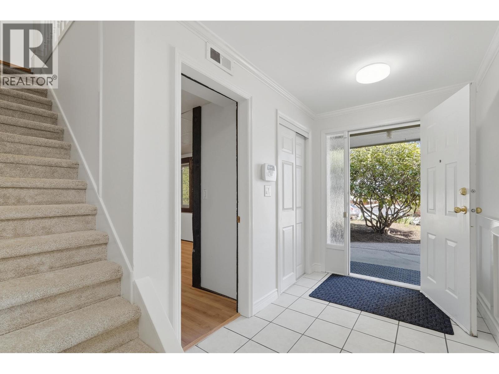 1022 RANCH PARK WAY, Coquitlam