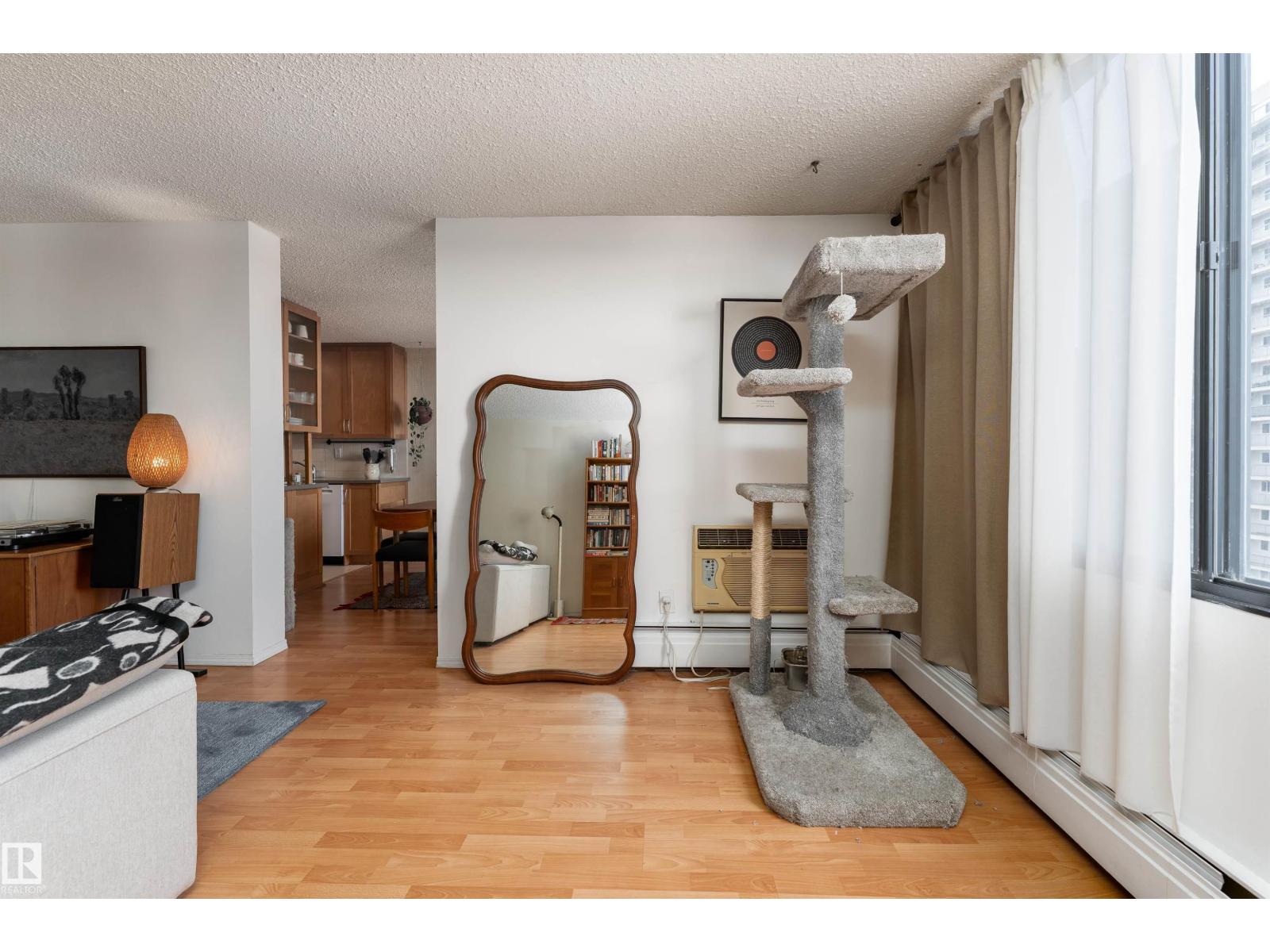 #805 9808 103 ST NW, Edmonton