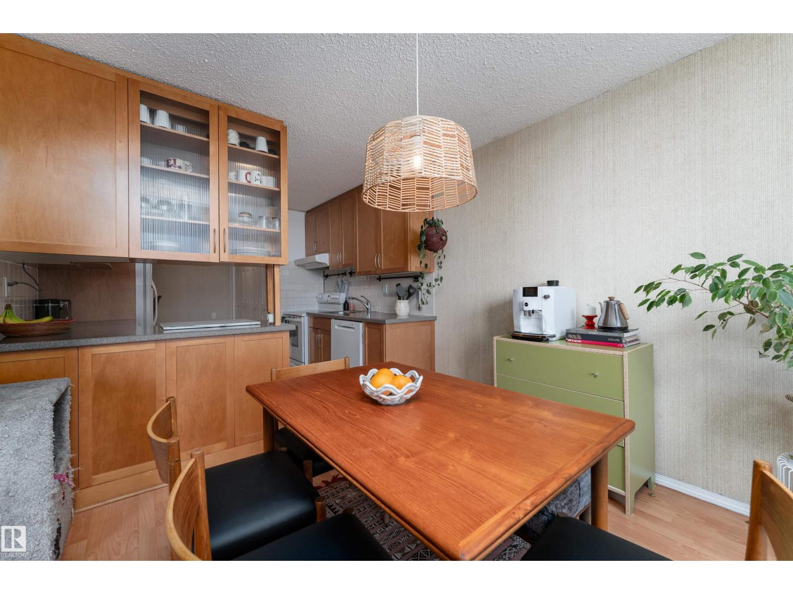 #805 9808 103 ST NW, Edmonton