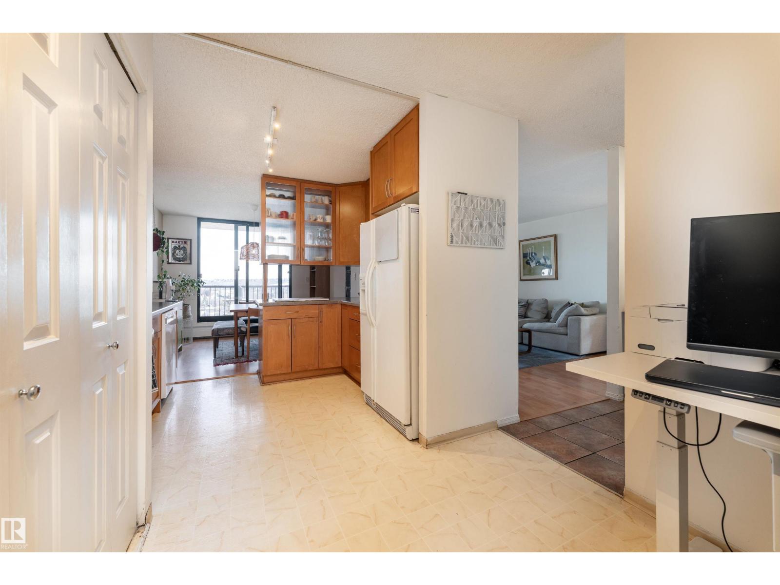 #805 9808 103 ST NW, Edmonton