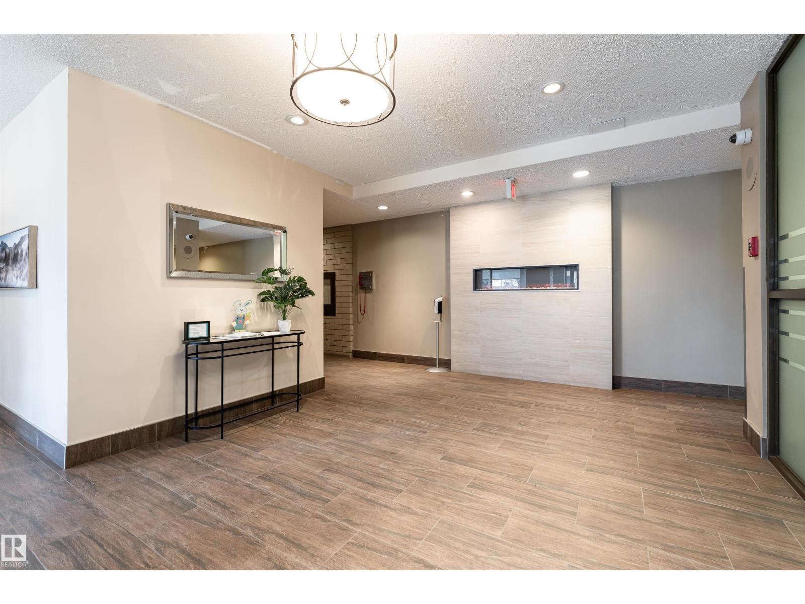 #805 9808 103 ST NW, Edmonton